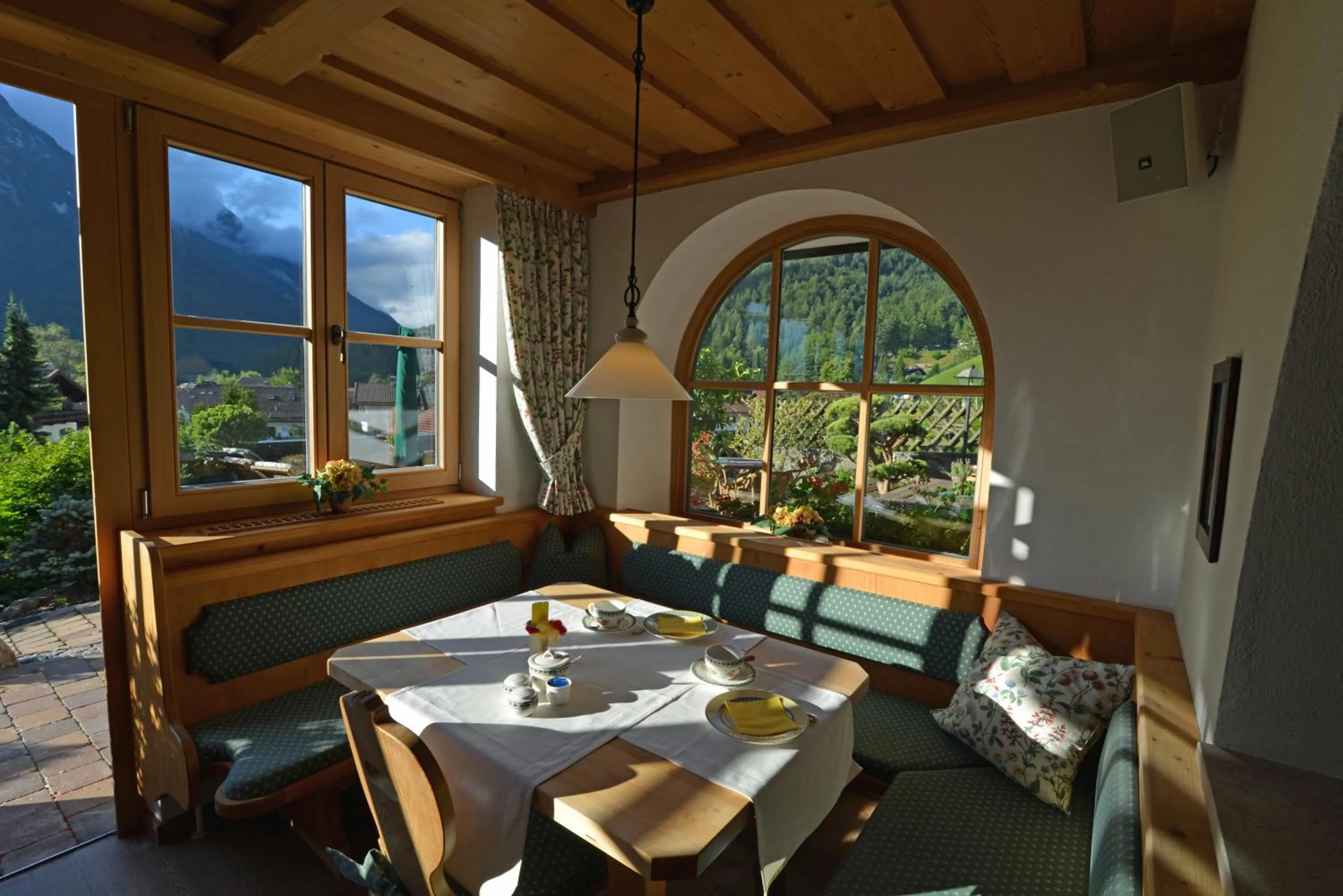 Restaurant/places to eat in Landhaus Sonnenbichl Mittenwald