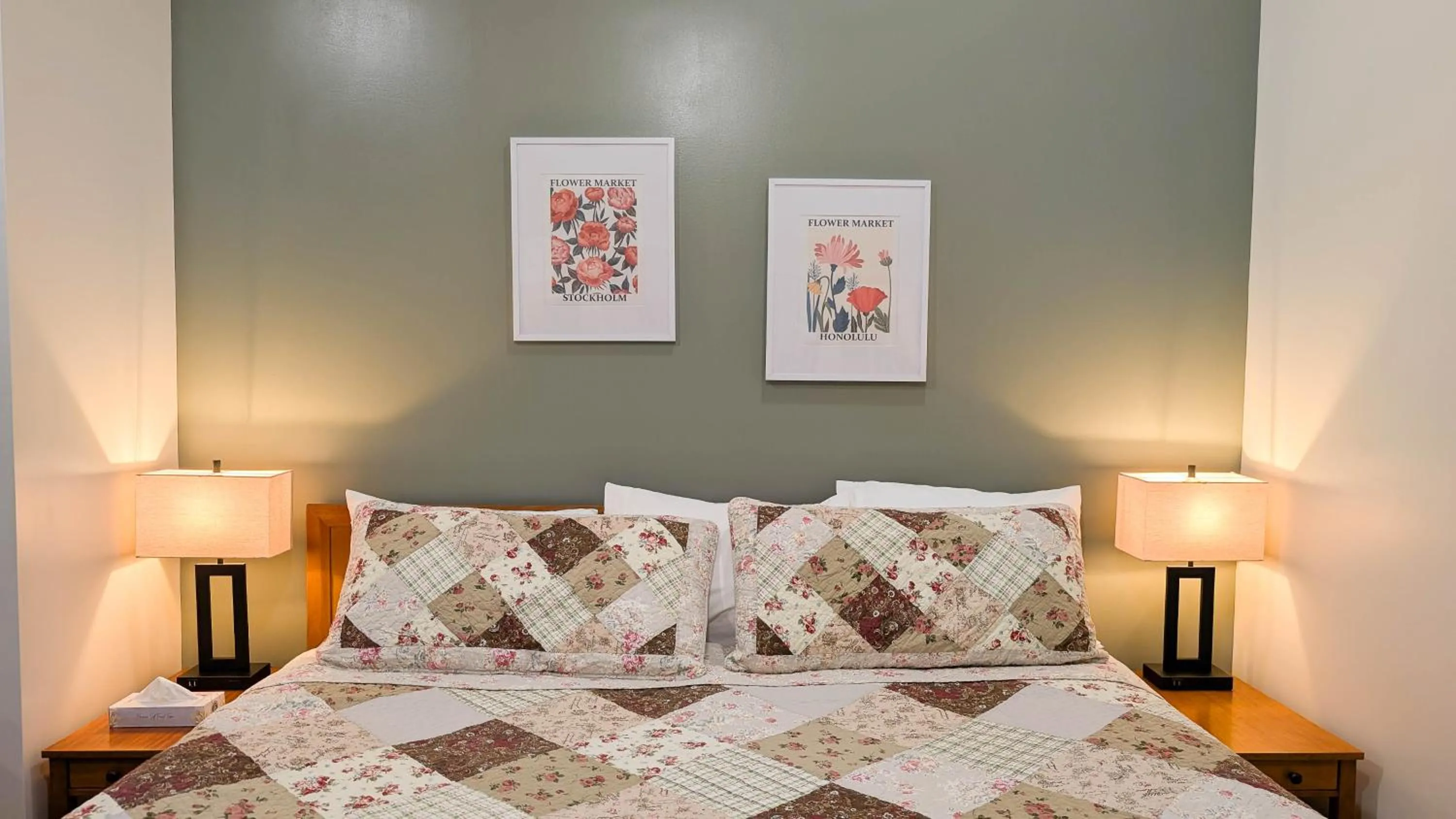 One Bedroom Cabin with Enclosed Porch in Hinckleys Dreamwood Cottages