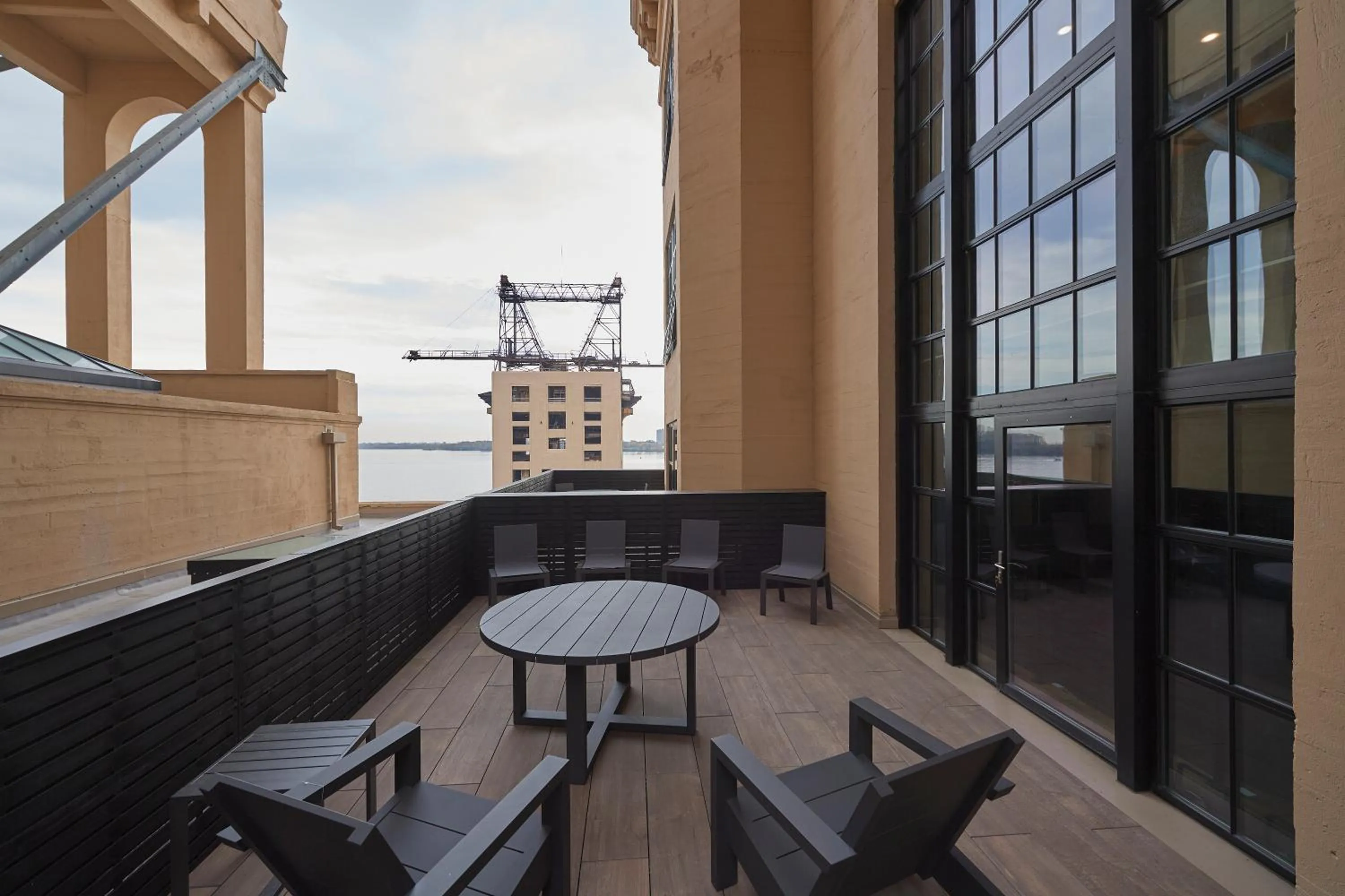 Patio in Riversuites At The Battery