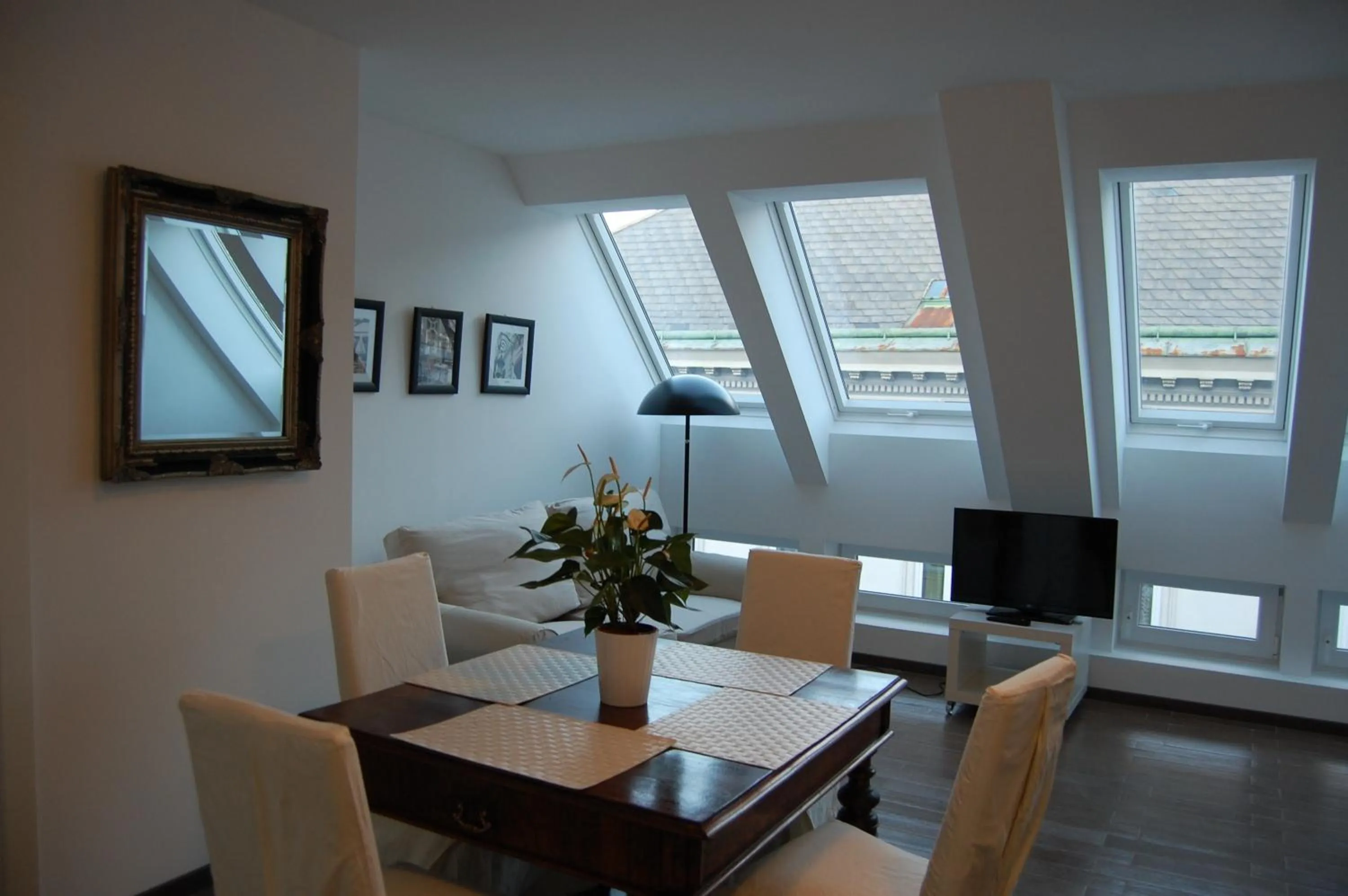Dining area in Alga Apartments am Westbahnhof