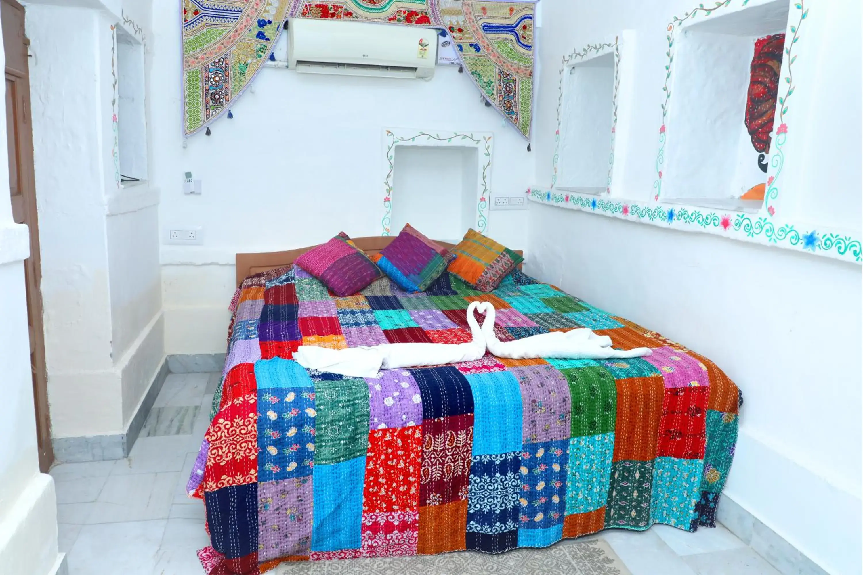 Bed in Jodhpur Heritage Haveli Guest House Bed in Jodhpur Heritage Haveli Guest House