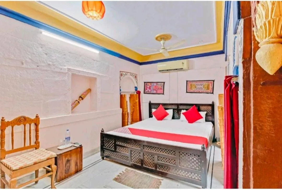 Bedroom, Bed in Jodhpur Heritage Haveli Guest House
