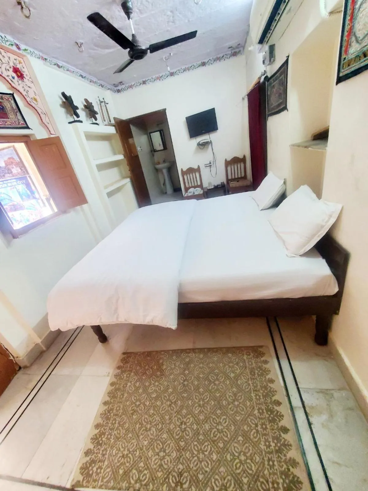 Bedroom, Bed in Jodhpur Heritage Haveli Guest House