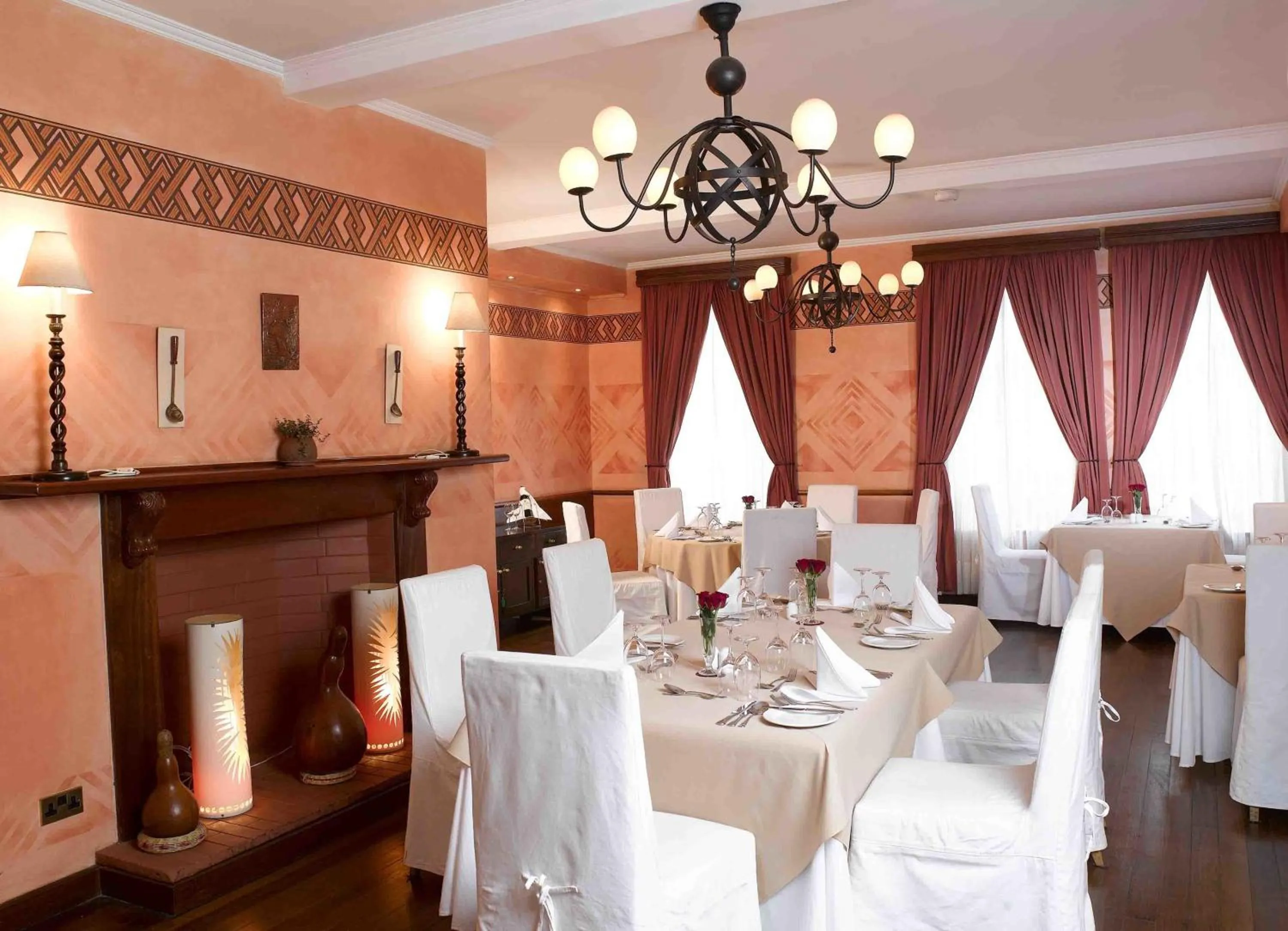 Restaurant/places to eat in House of Waine