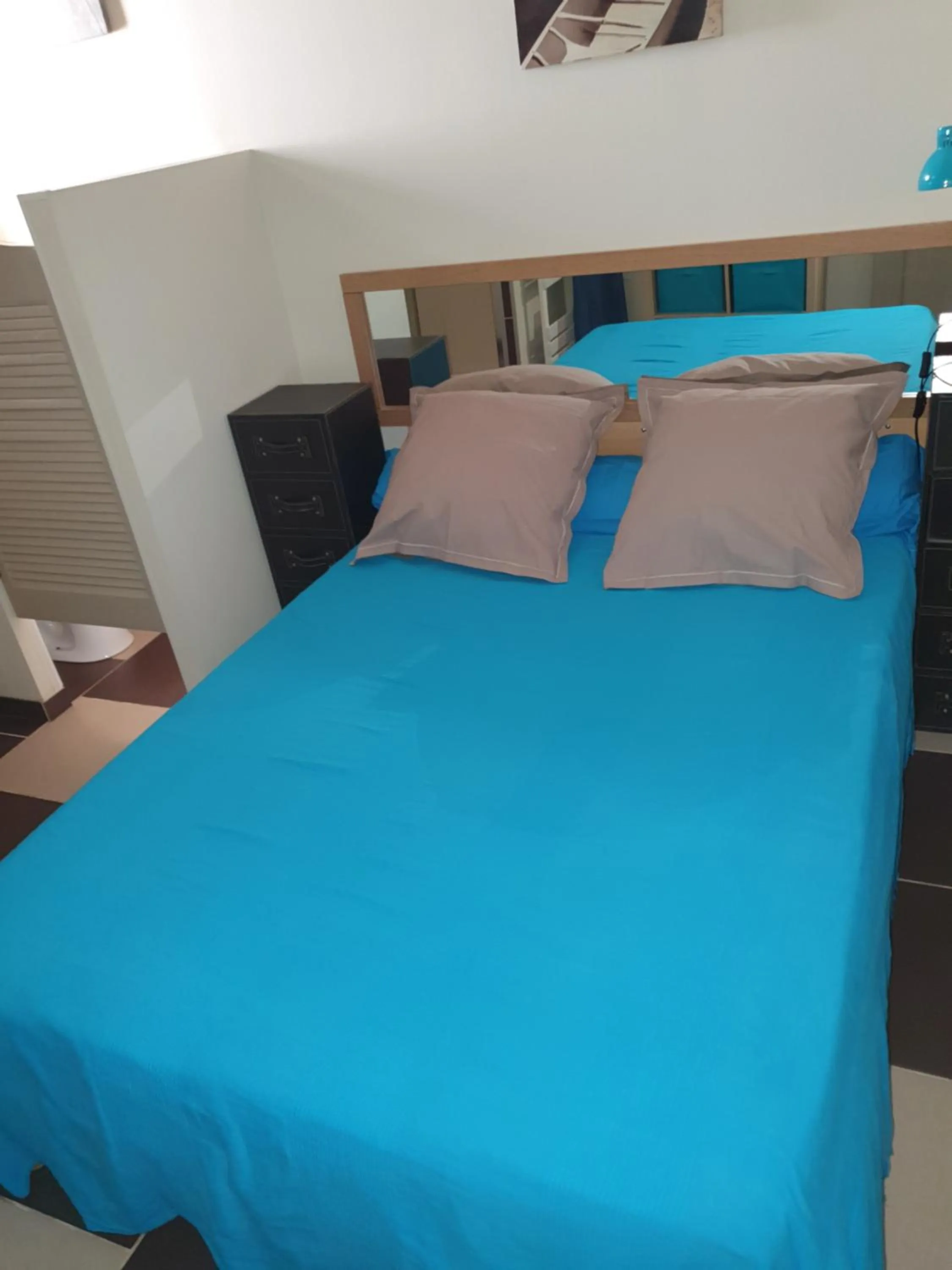 Bed in Studio climatisé intramuros