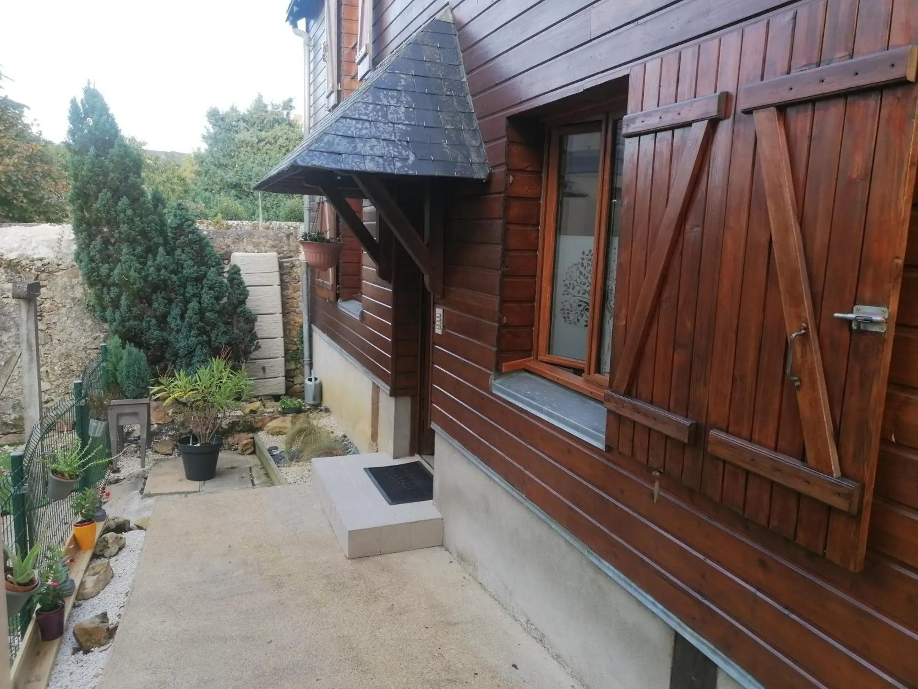 Le Petit Chalet -Appartement proche de la vieille ville , du centre ville et du Tram- PETIT DEJEUNER OFFERT Le Petit Chalet -Appartement proche de la vieille ville , du centre ville et du Tram- PETIT DEJEUNER OFFERT