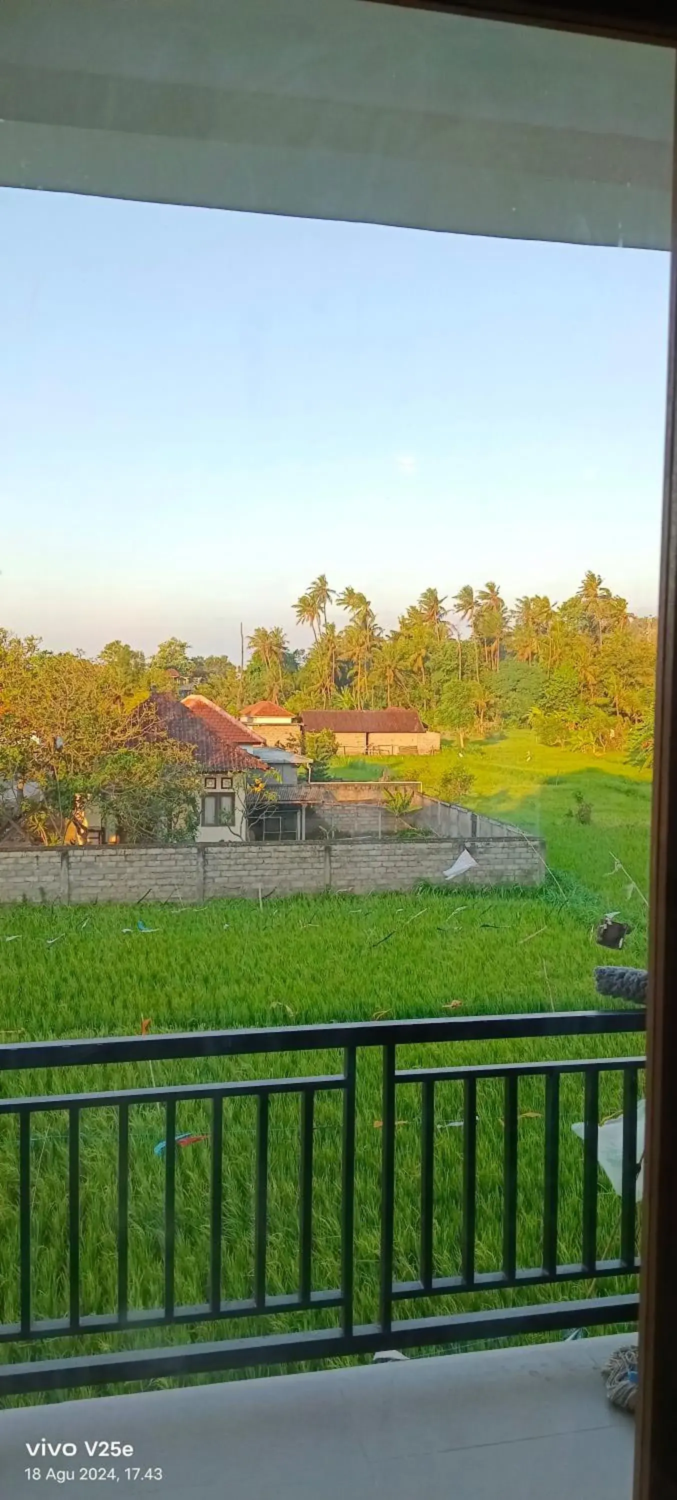 King Room with Mountain View in Lumbung Sari Home Stay King Room with Mountain View in Lumbung Sari Home Stay