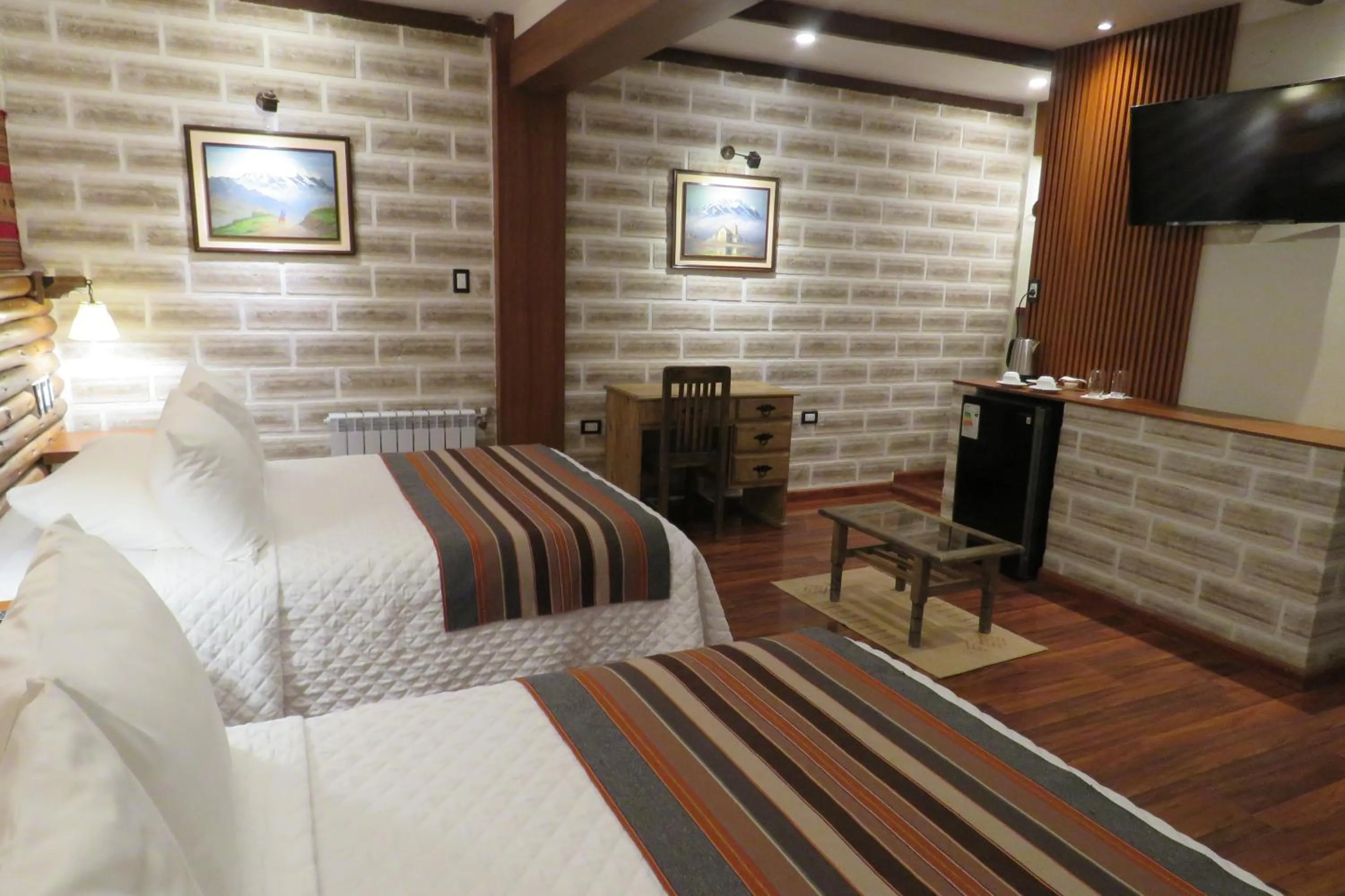 TV and multimedia, Bed in Hotel de Sal Atipax