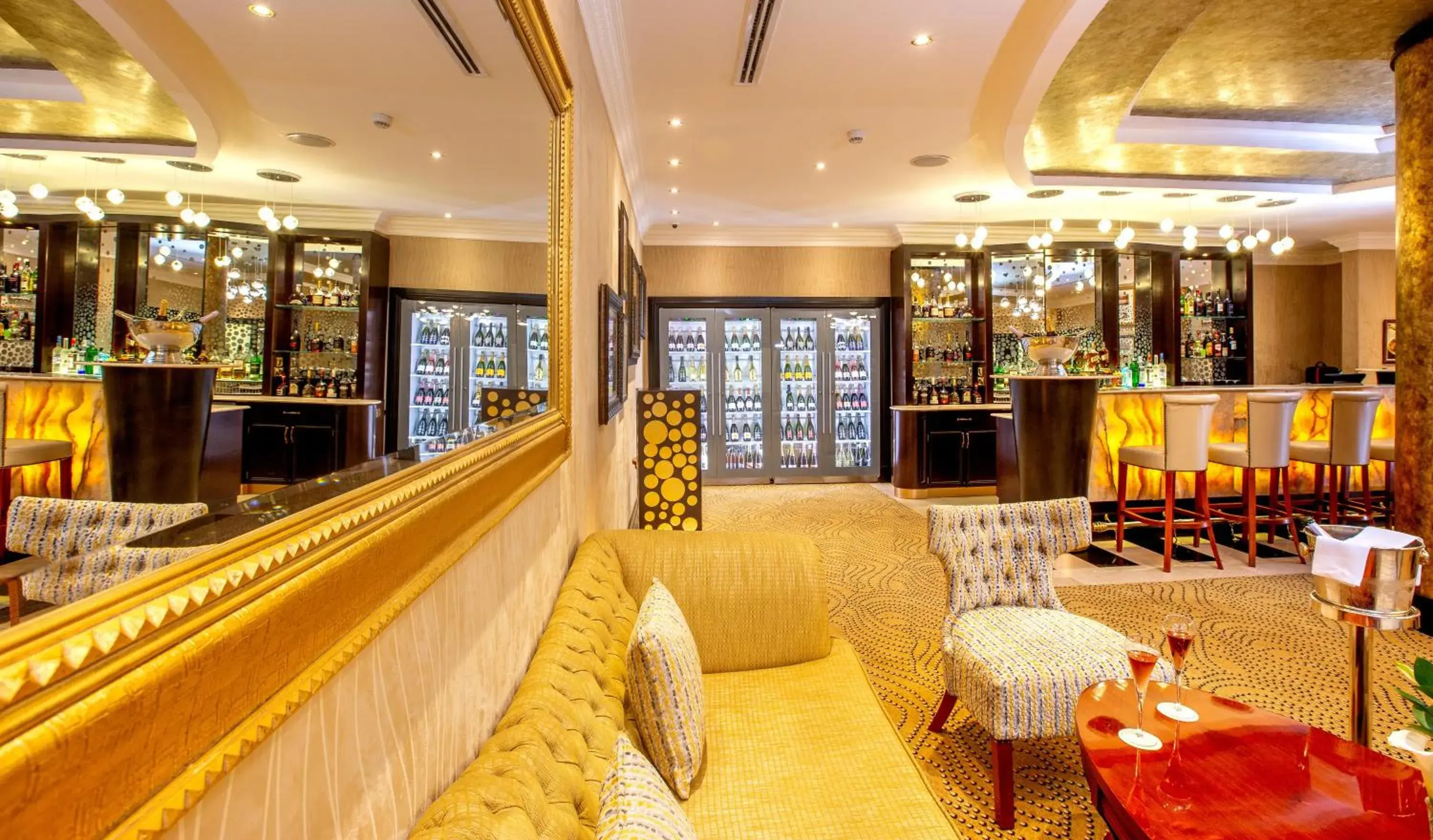 Lounge or bar in Kampala Serena Hotel Lounge or bar in Kampala Serena Hotel