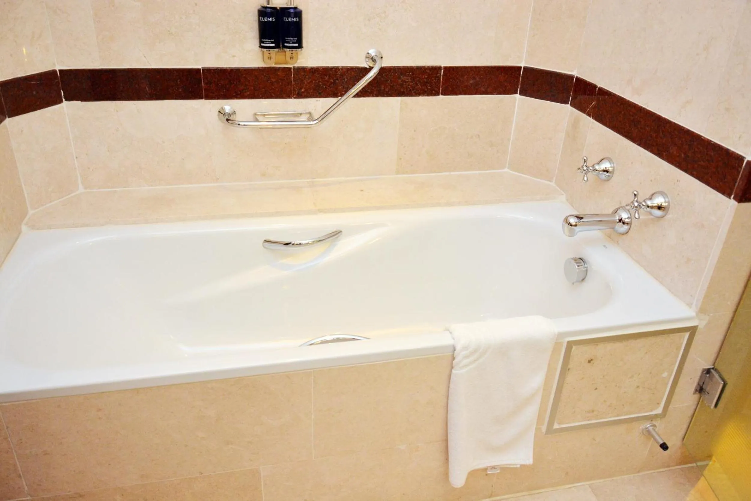 Bath in Kampala Serena Hotel