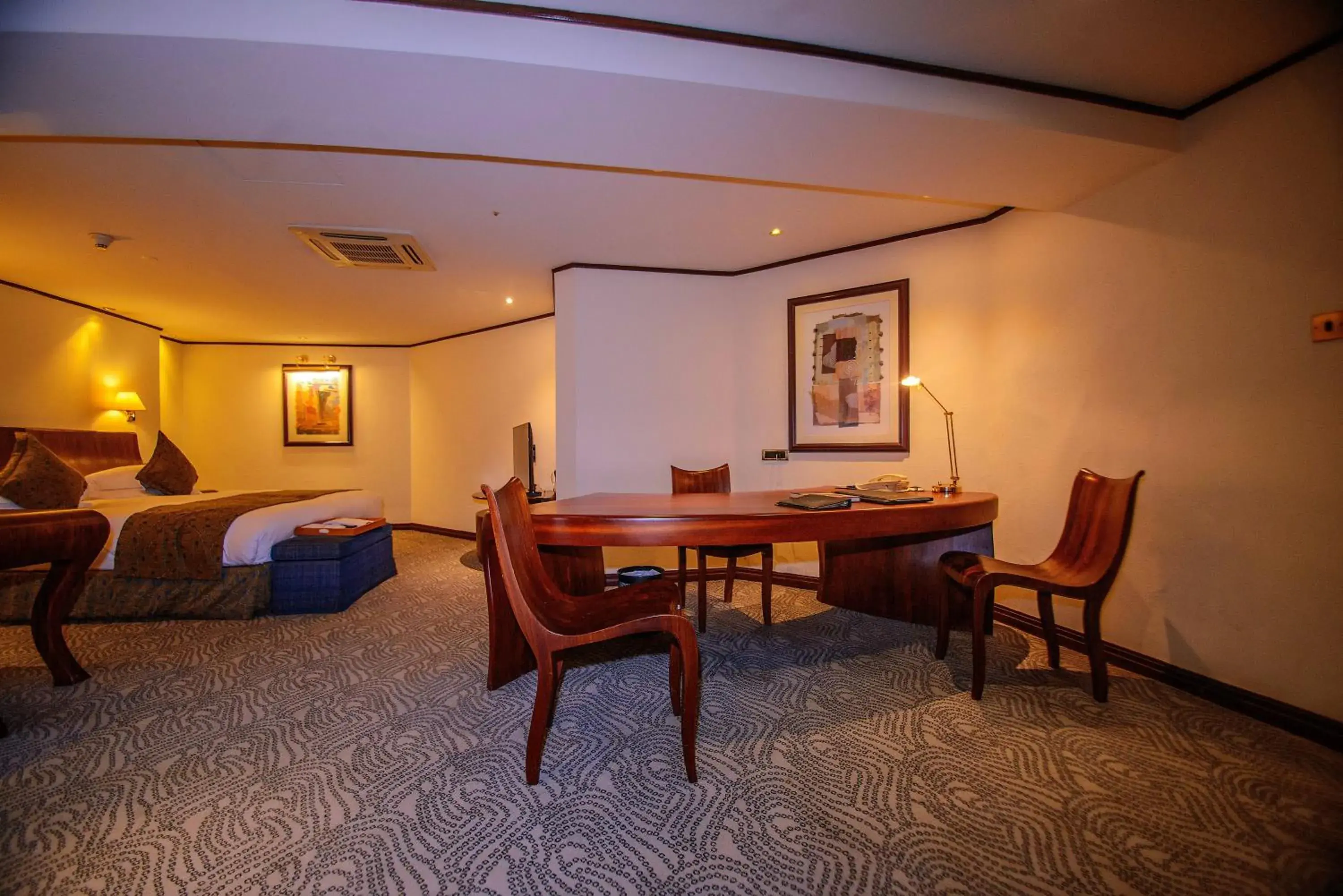 Junior Suite with Balcony in Kampala Serena Hotel Junior Suite with Balcony in Kampala Serena Hotel