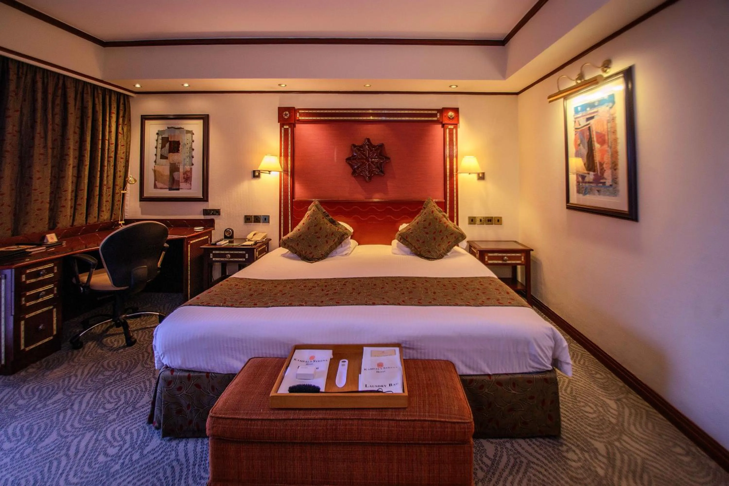 Bed in Kampala Serena Hotel