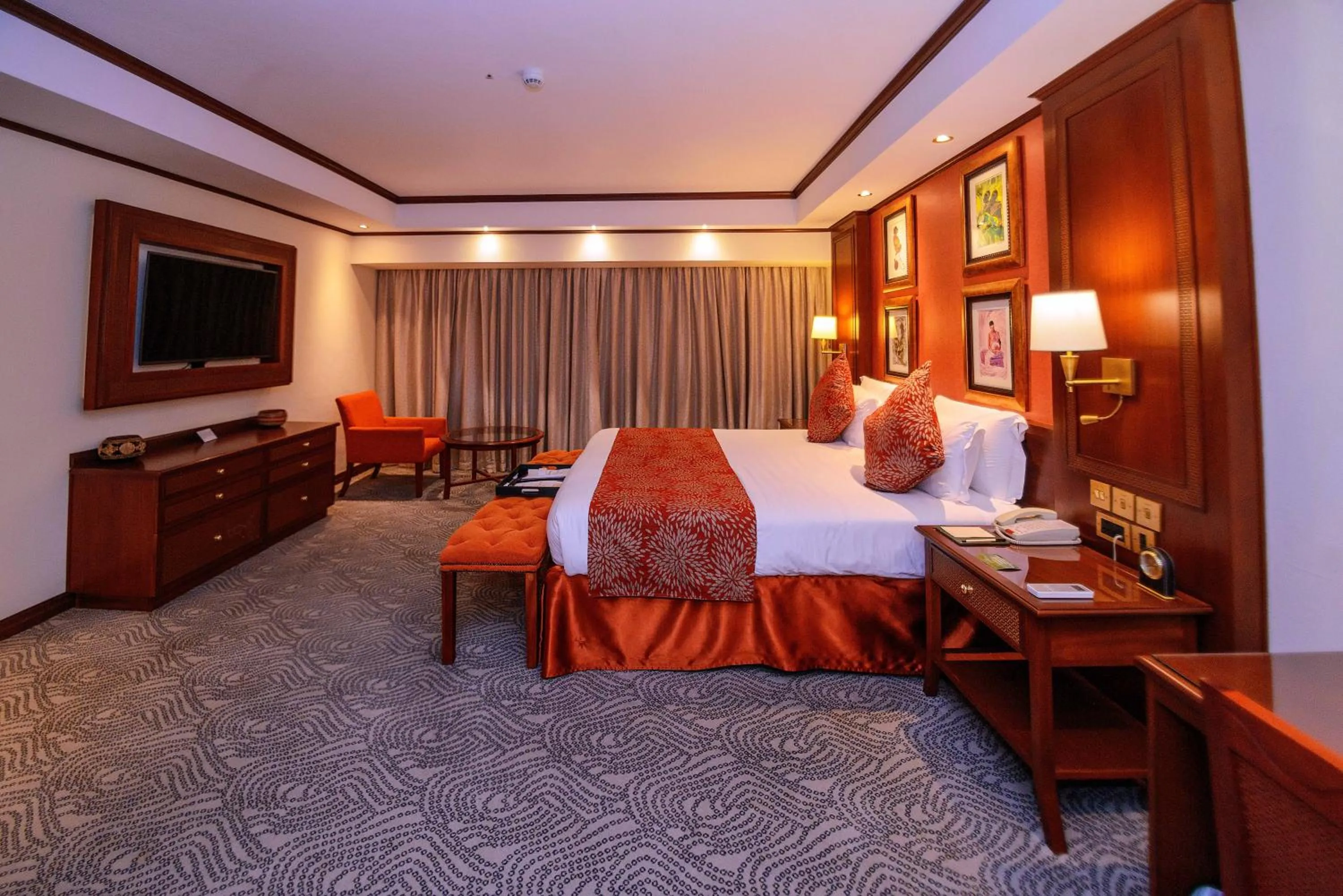 Bed in Kampala Serena Hotel