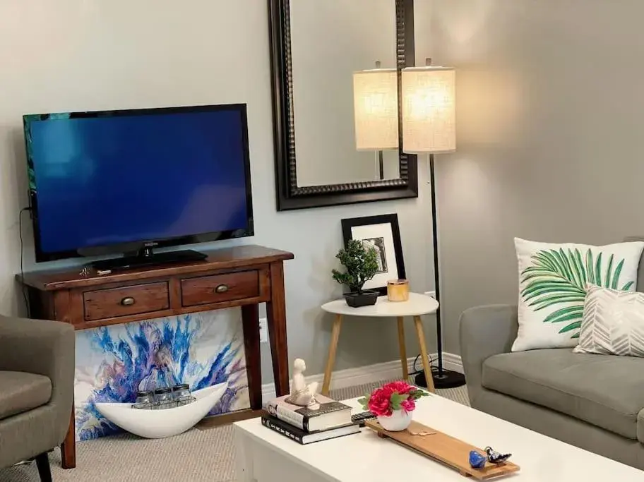Superb Spacious Loft Old Toronto near Distillery District Superb Spacious Loft Old Toronto near Distillery District