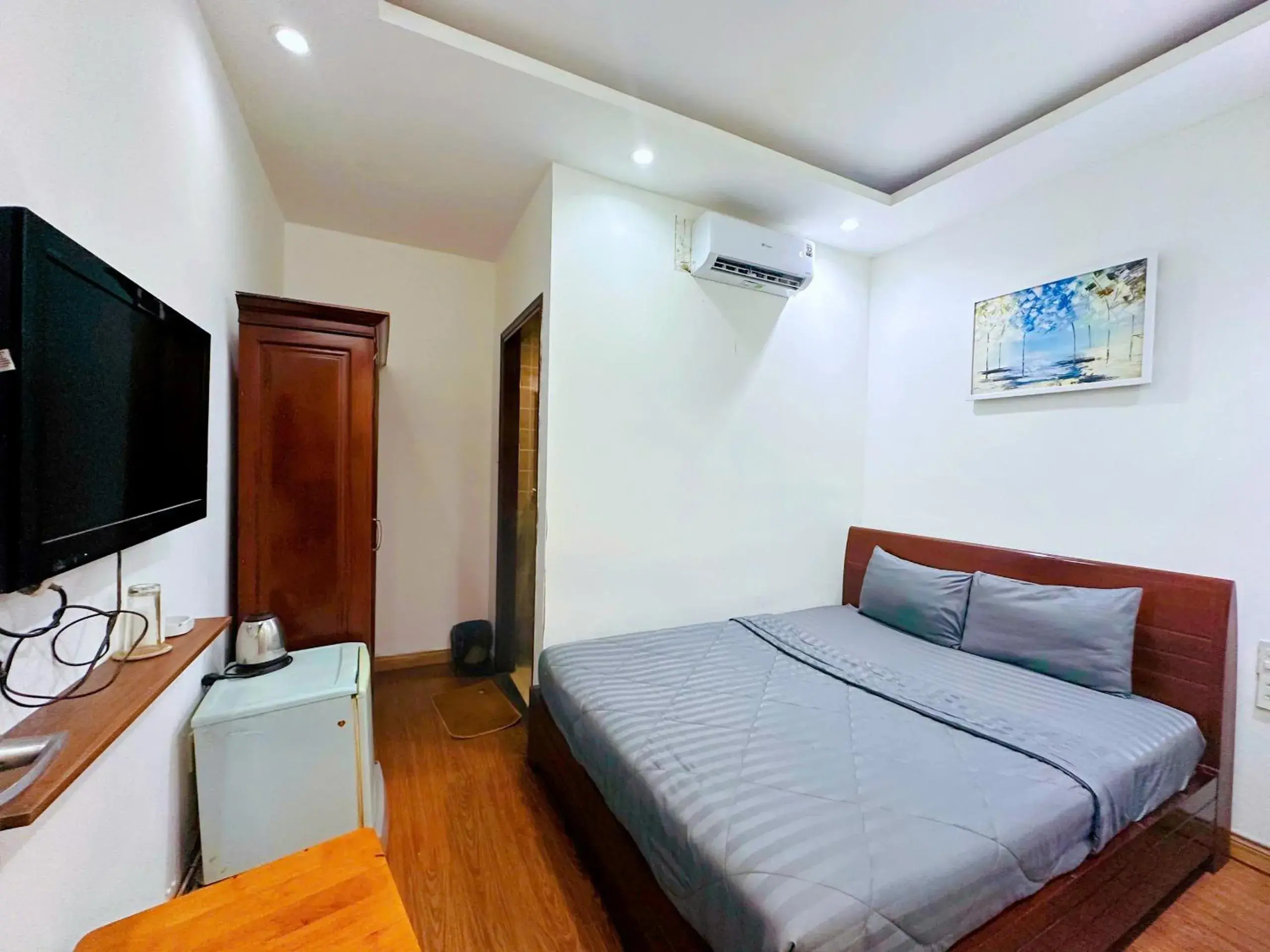 Small Double Room - single occupancy in Khách Sạn Avatar Small Double Room - single occupancy in Khách Sạn Avatar