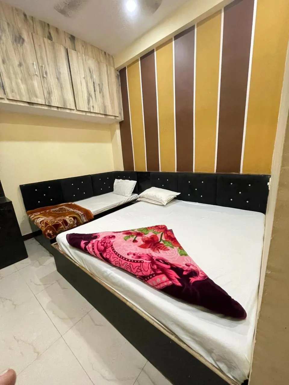 Bed in Hotel amritam inn