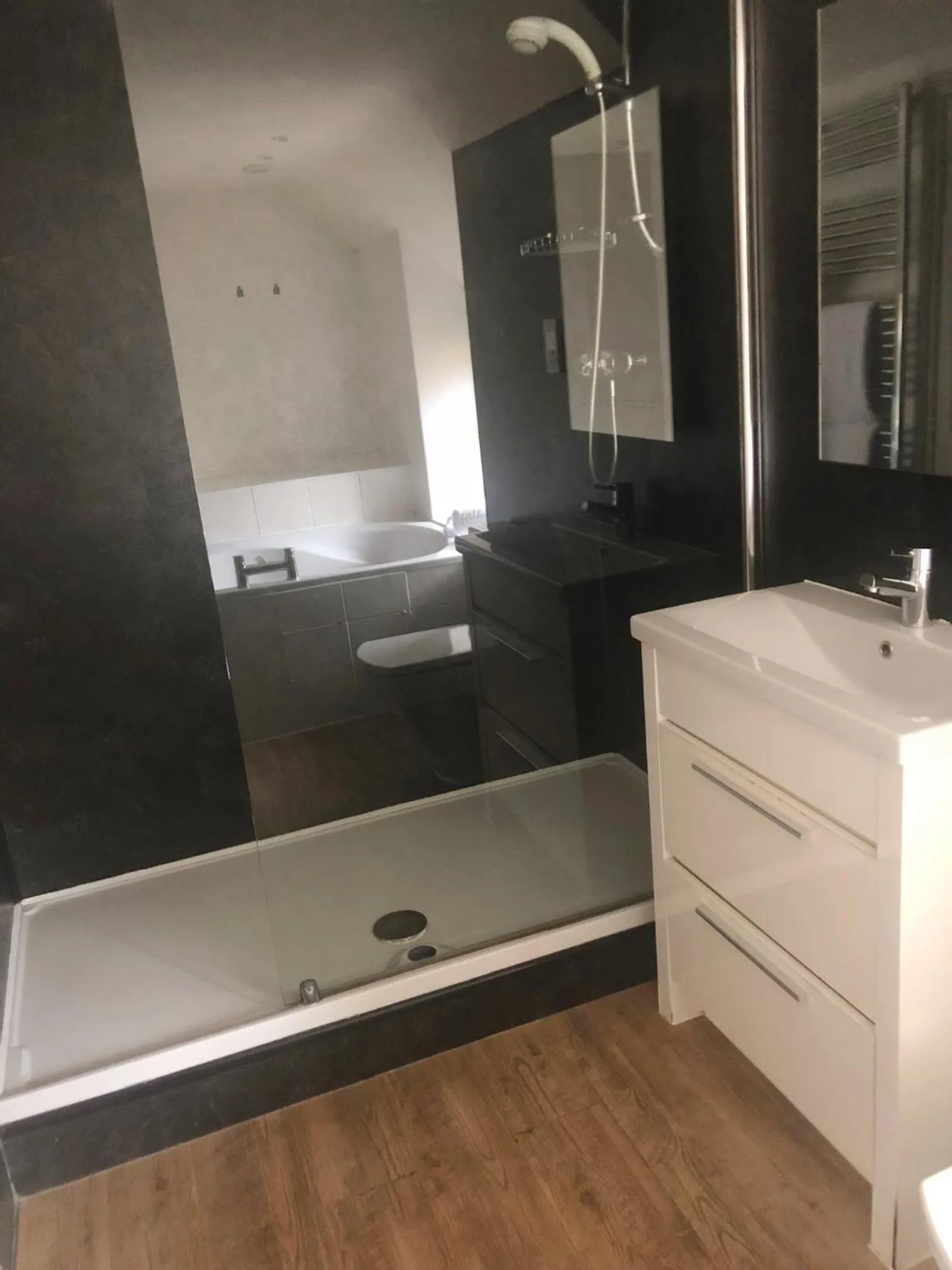 The Hoops Inn & Country Hotel