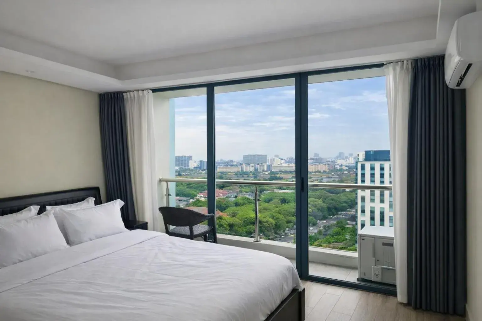 LCONDOTEL Hotel Studio with Balcony at Imperial Plaza near MOA NAIA PITX LCONDOTEL Hotel Studio with Balcony at Imperial Plaza near MOA NAIA PITX