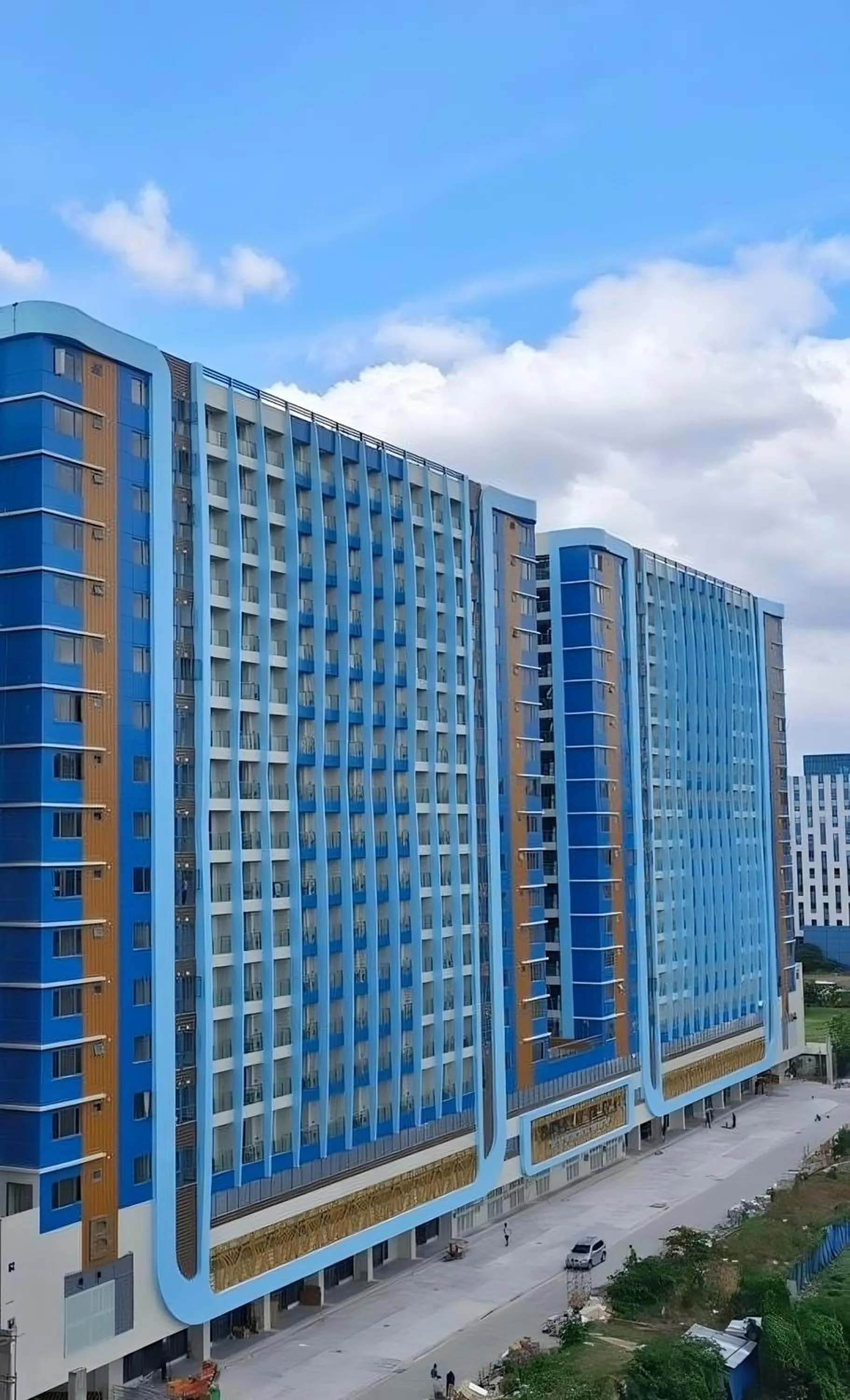 Property building in LCONDOTEL Hotel Studio with Balcony at Imperial Plaza near MOA NAIA PITX