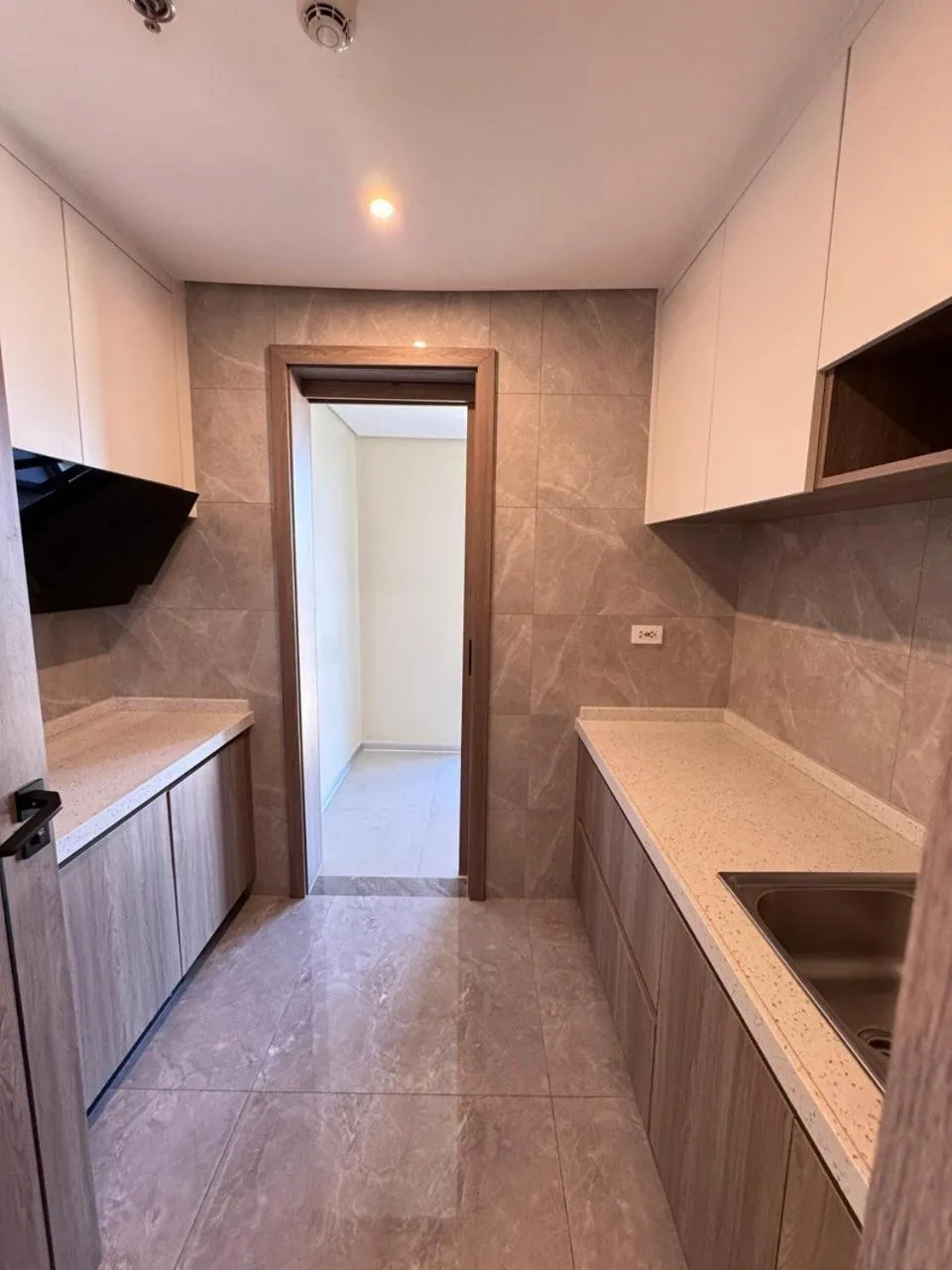 Kitchen or kitchenette in LCONDOTEL Hotel Studio with Balcony at Imperial Plaza near MOA NAIA PITX