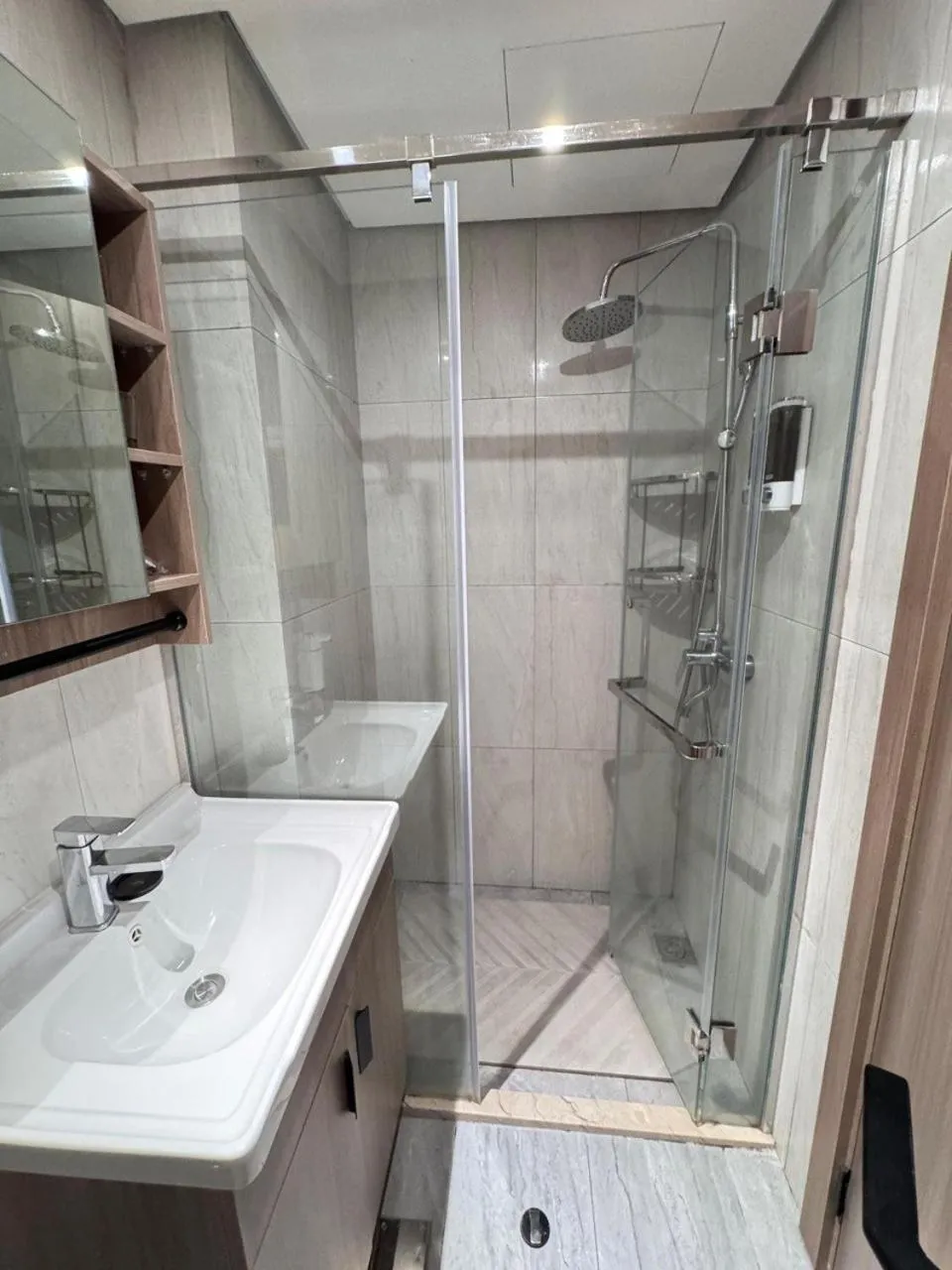 Shower in LCONDOTEL Hotel Studio with Balcony at Imperial Plaza near MOA NAIA PITX