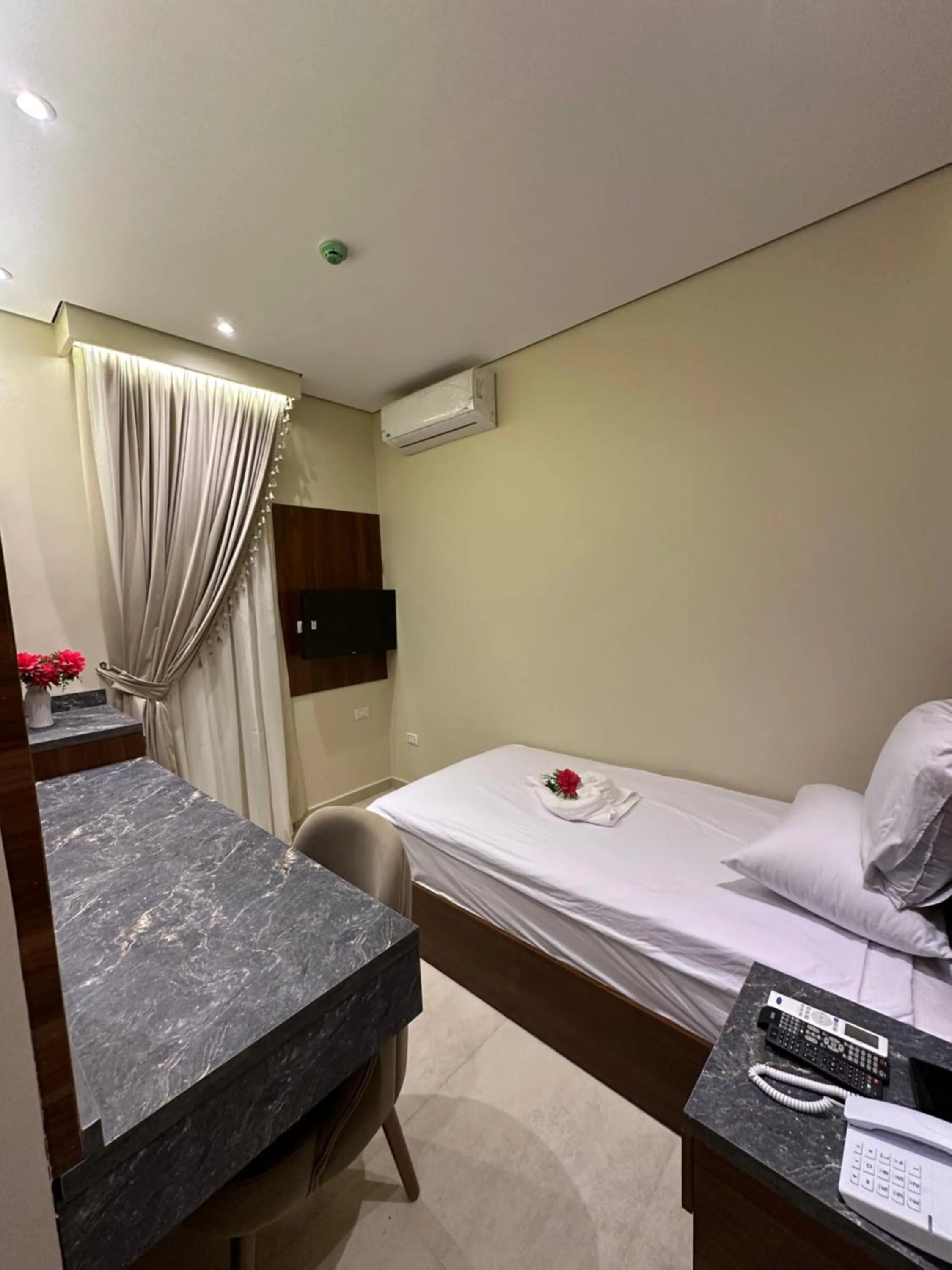 Inner courtyard view, Bed in Sama Hotel Oraby