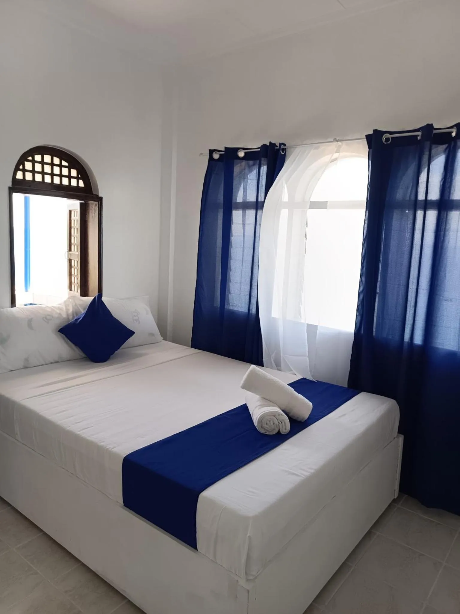 Bed in Rockwalled Adventure Resort by Hiverooms