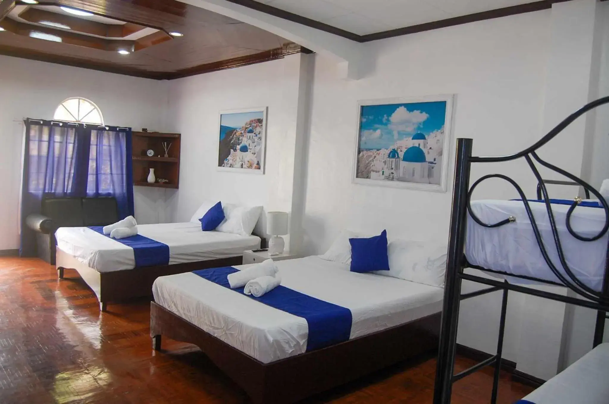 Bed in Rockwalled Adventure Resort by Hiverooms Bed in Rockwalled Adventure Resort by Hiverooms