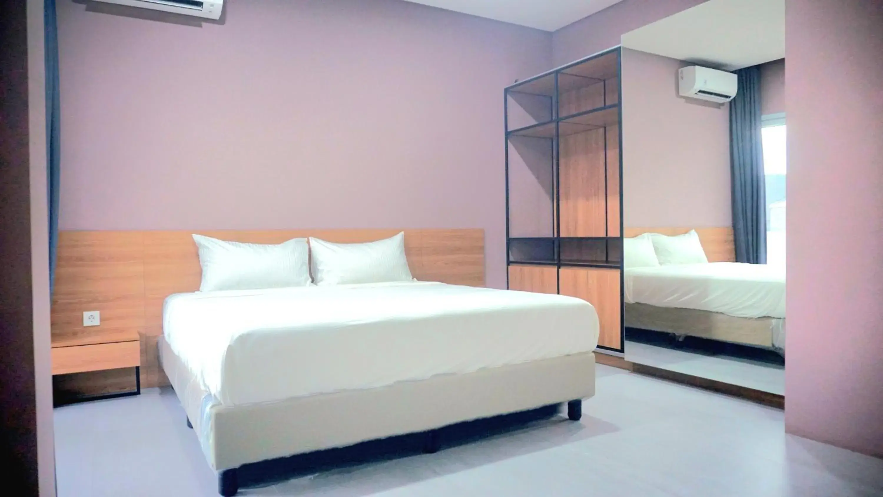 Bed in VNC Alam Sutera Hotel Powered by Archipelago Bed in VNC Alam Sutera Hotel Powered by Archipelago