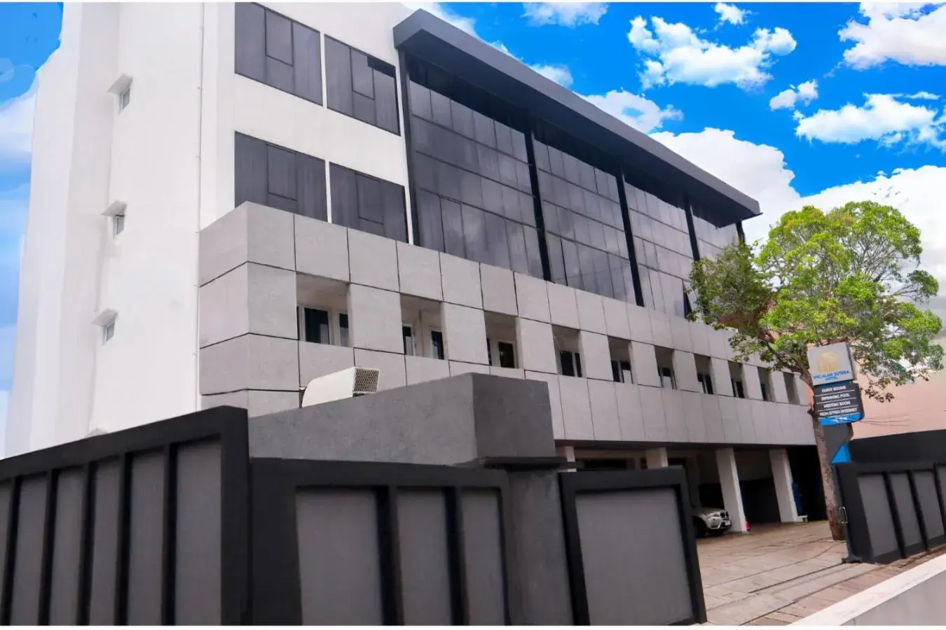 Property building in VNC Alam Sutera Hotel Powered by Archipelago Property building in VNC Alam Sutera Hotel Powered by Archipelago