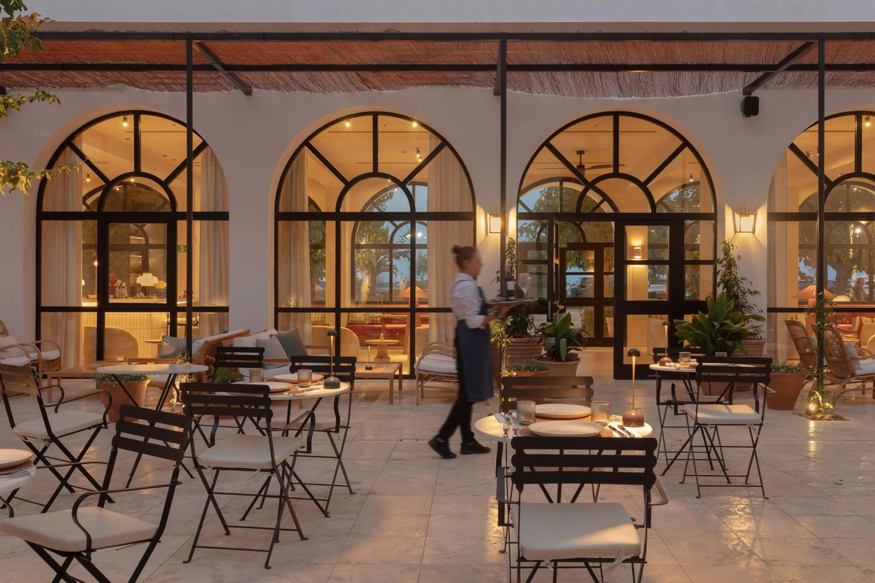 Restaurant/places to eat in Elisabeth by the Sea Hotel