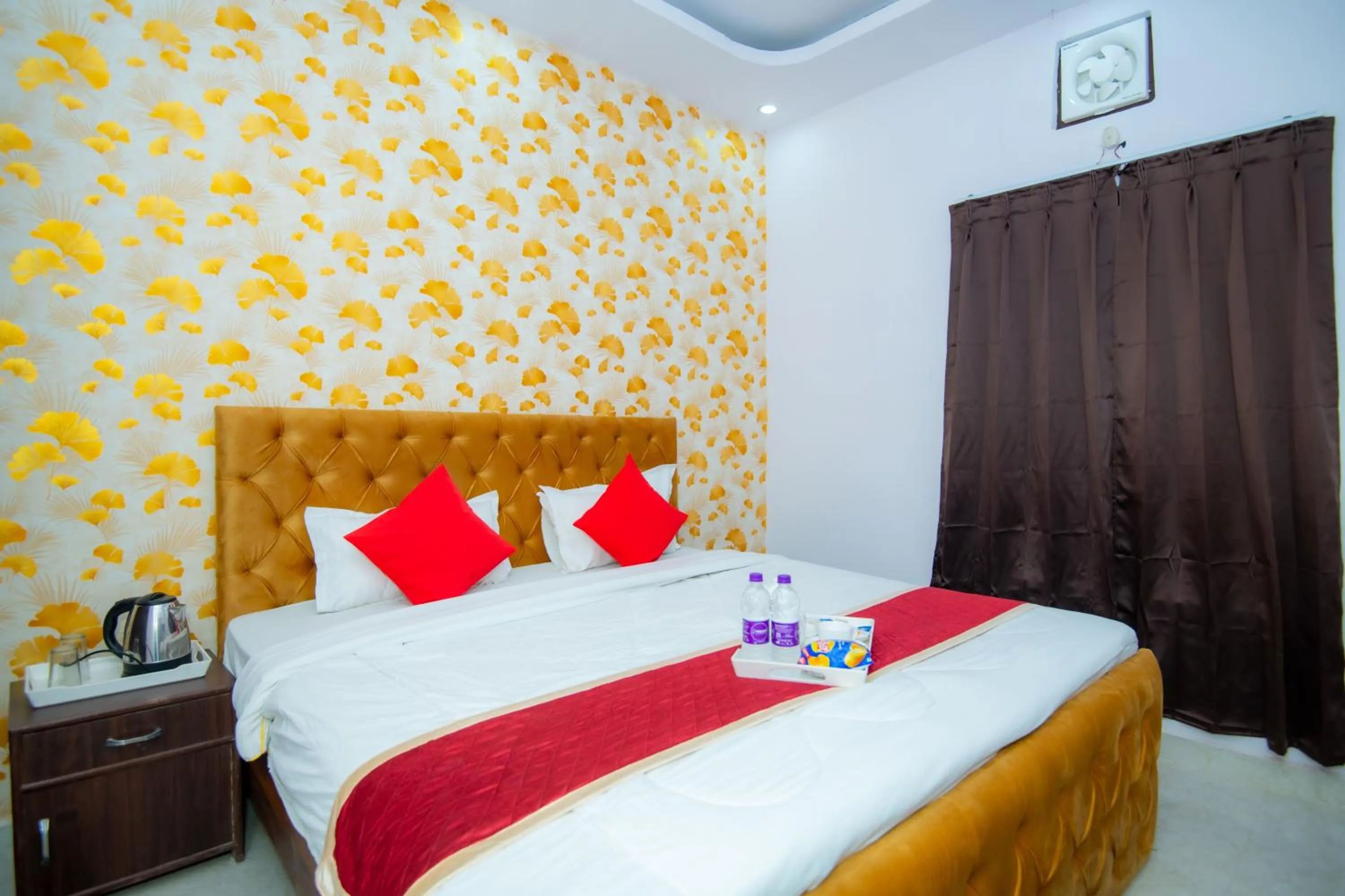 Bed in Hotel Blossom