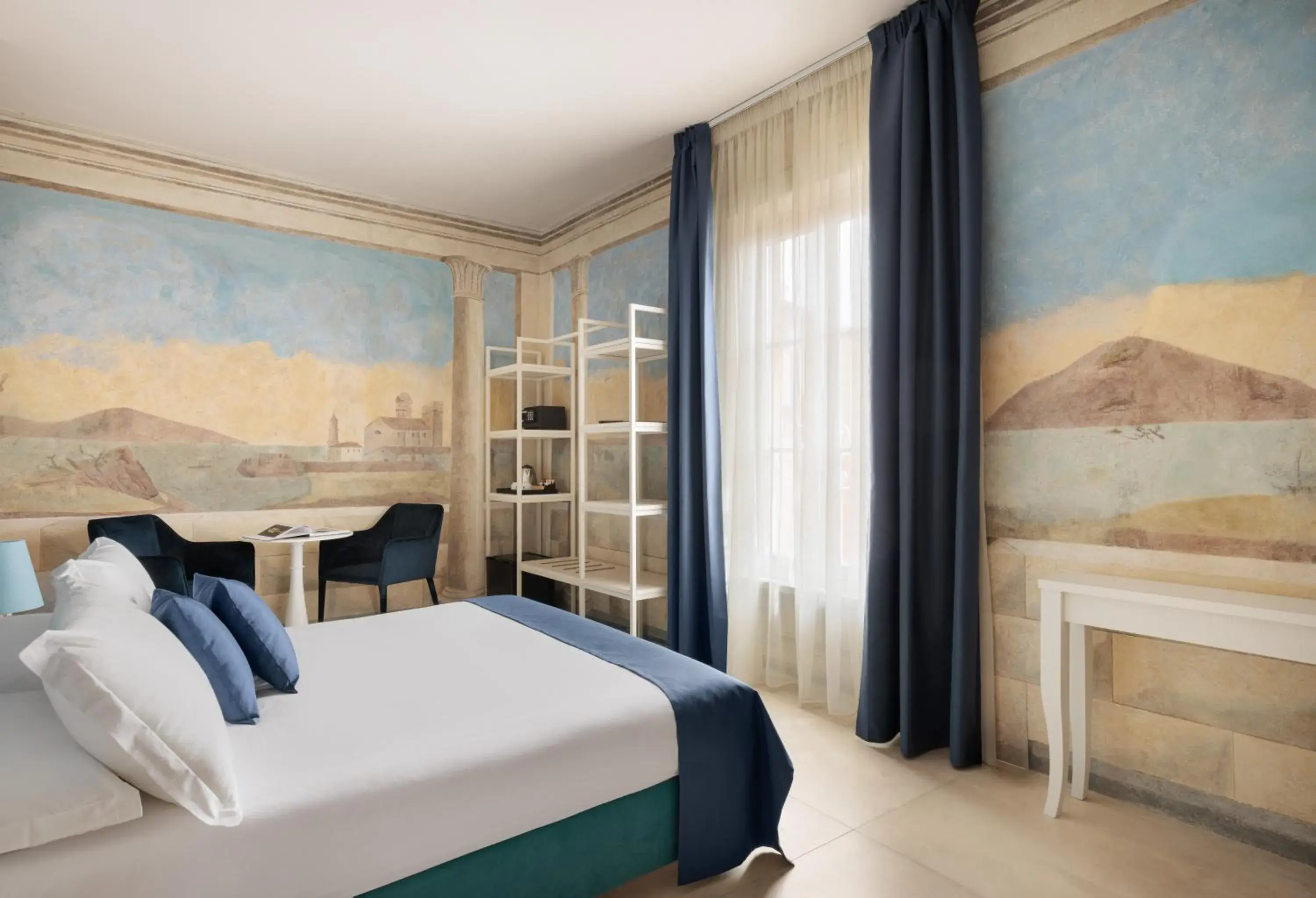 Deluxe King Room in Prato dei Miracoli Residenza d'Epoca Deluxe King Room in Prato dei Miracoli Residenza d'Epoca