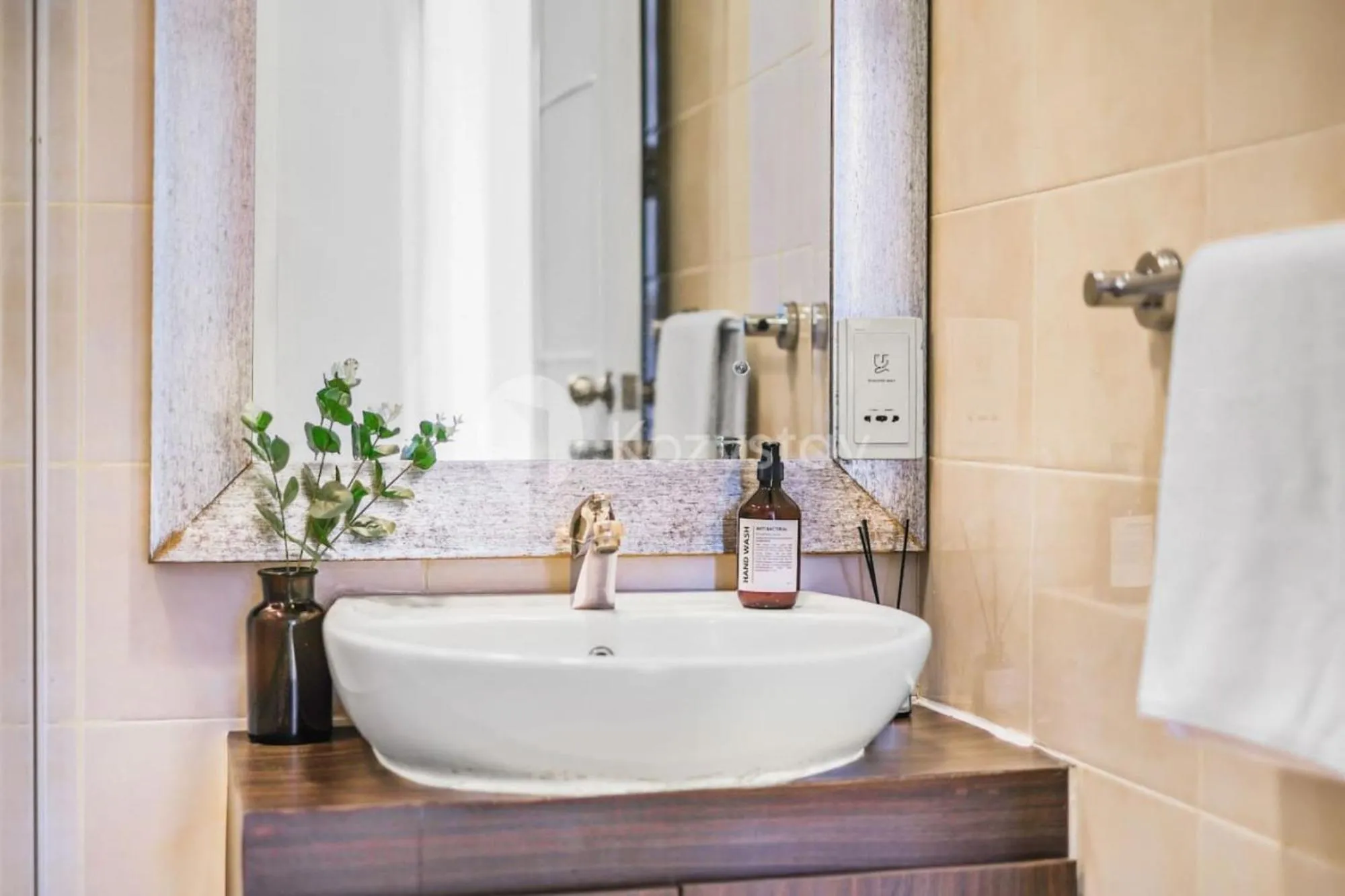 Bathroom in Sienna by Kozystay - Dharmawangsa