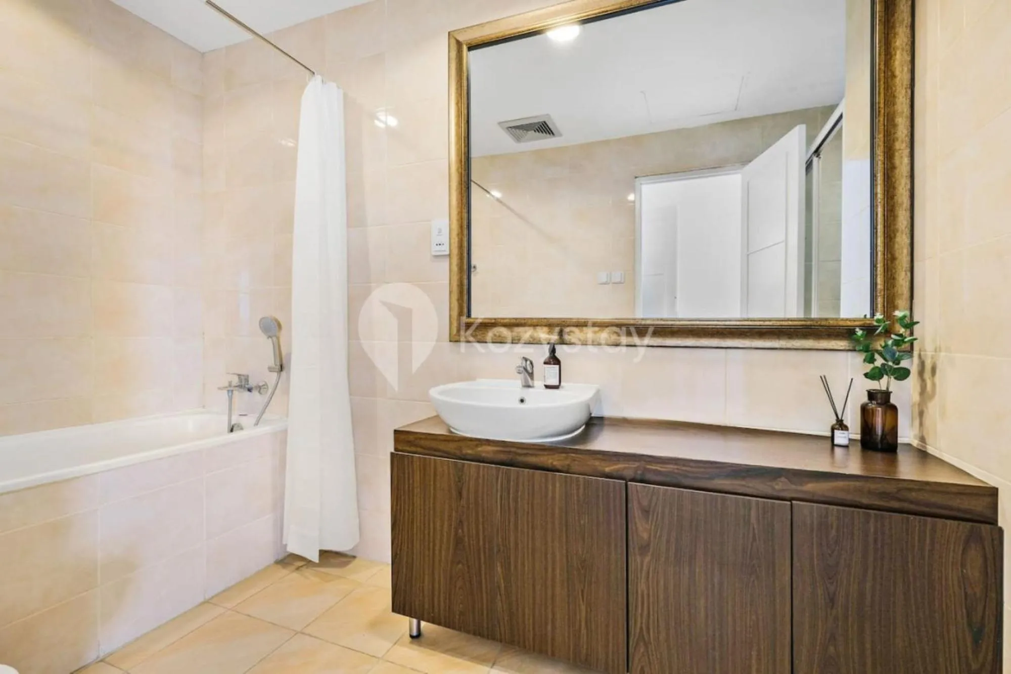 Bathroom in Sienna by Kozystay - Dharmawangsa