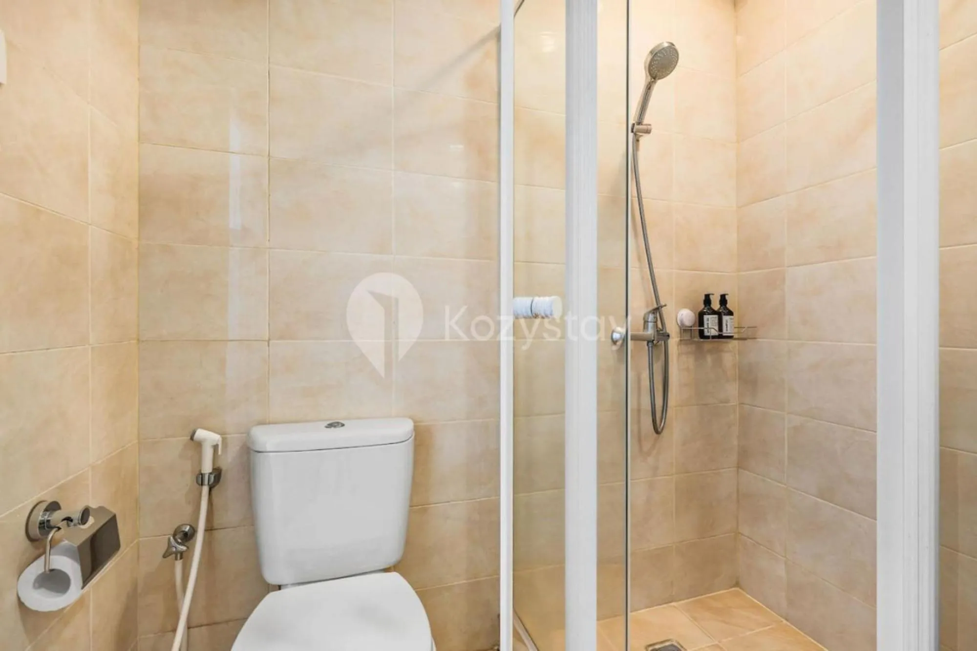 Bathroom in Sienna by Kozystay - Dharmawangsa