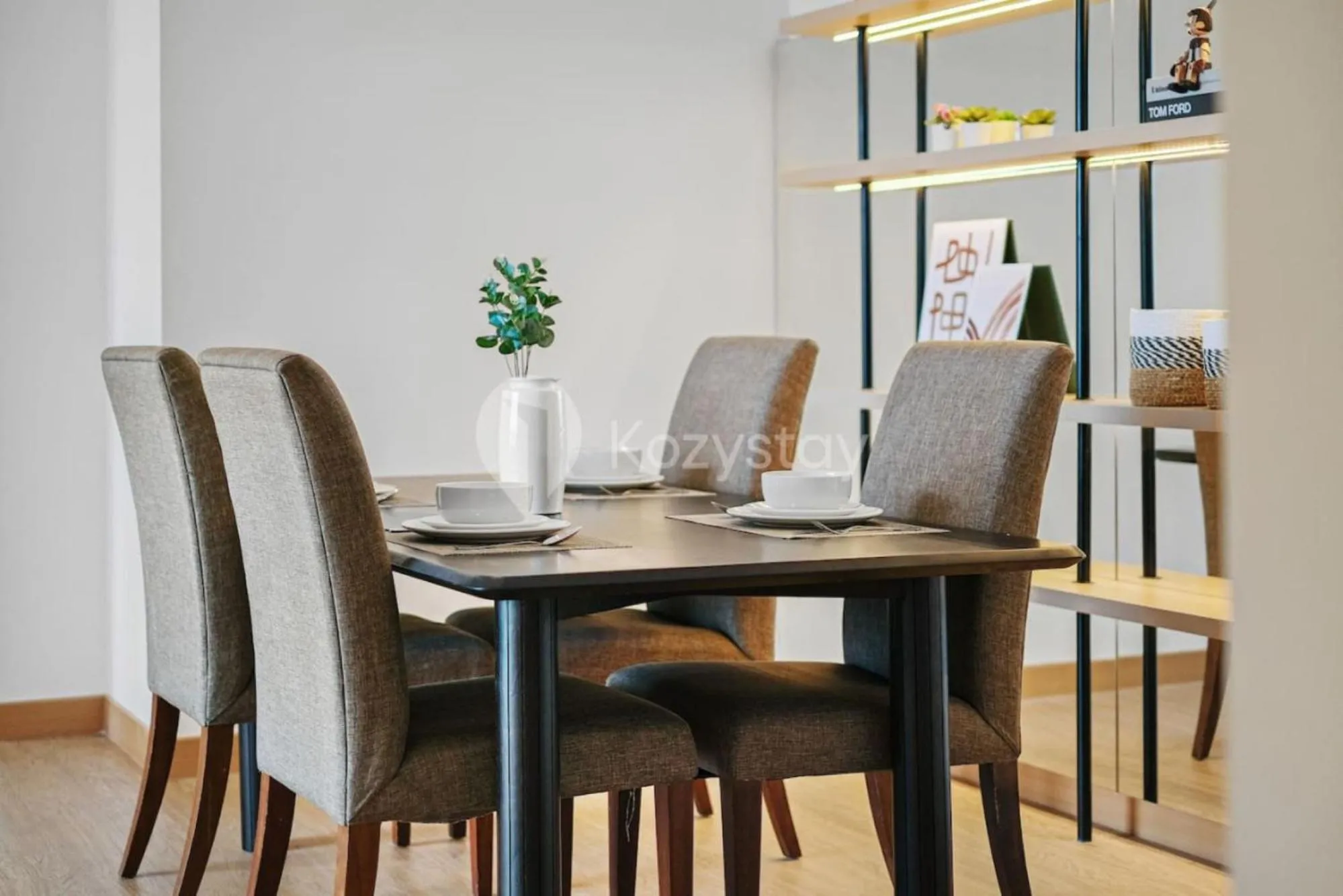Dining area in Sienna by Kozystay - Dharmawangsa