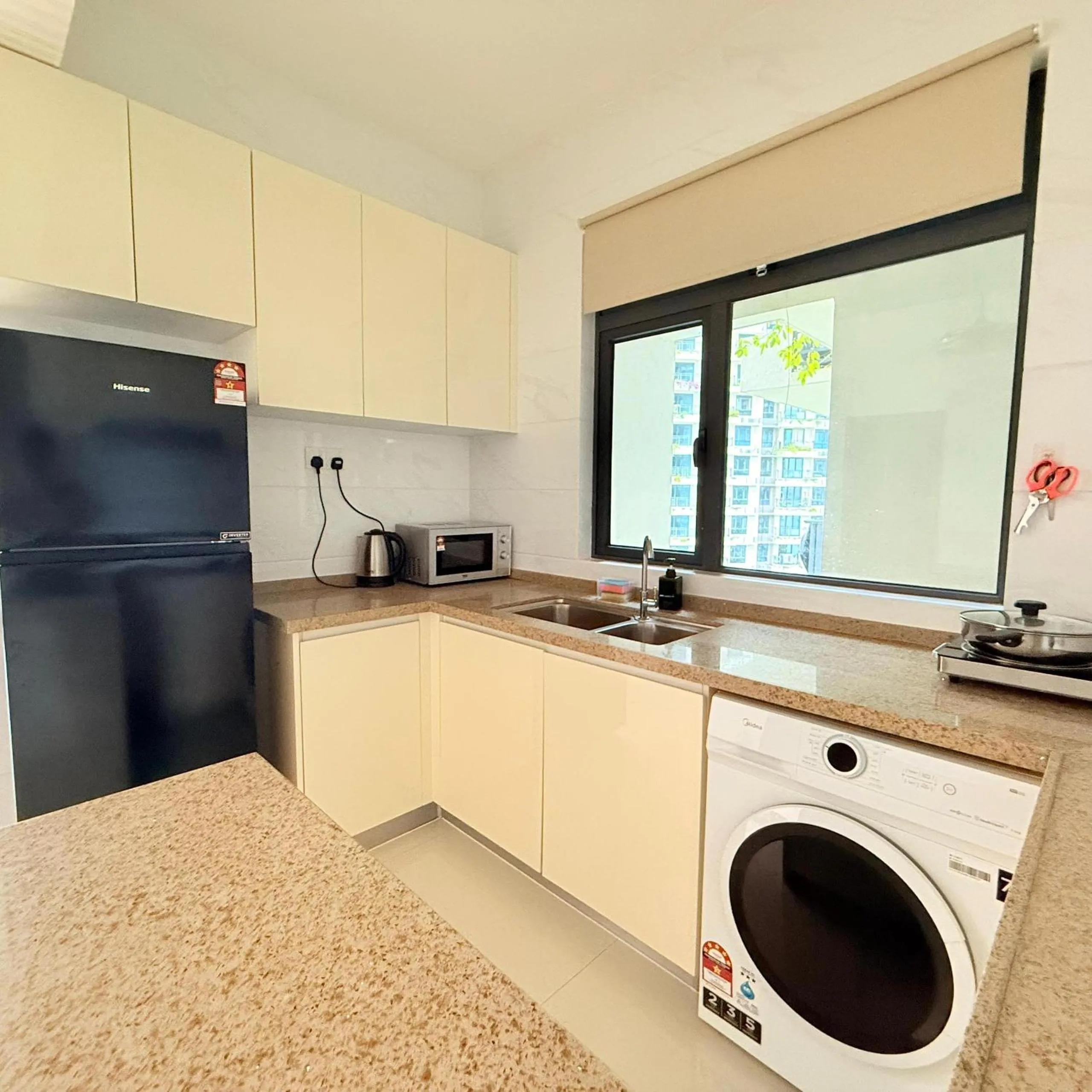 Kitchen or kitchenette in Seaview 2B1R 4pax Condo Forest City 4D-1809
