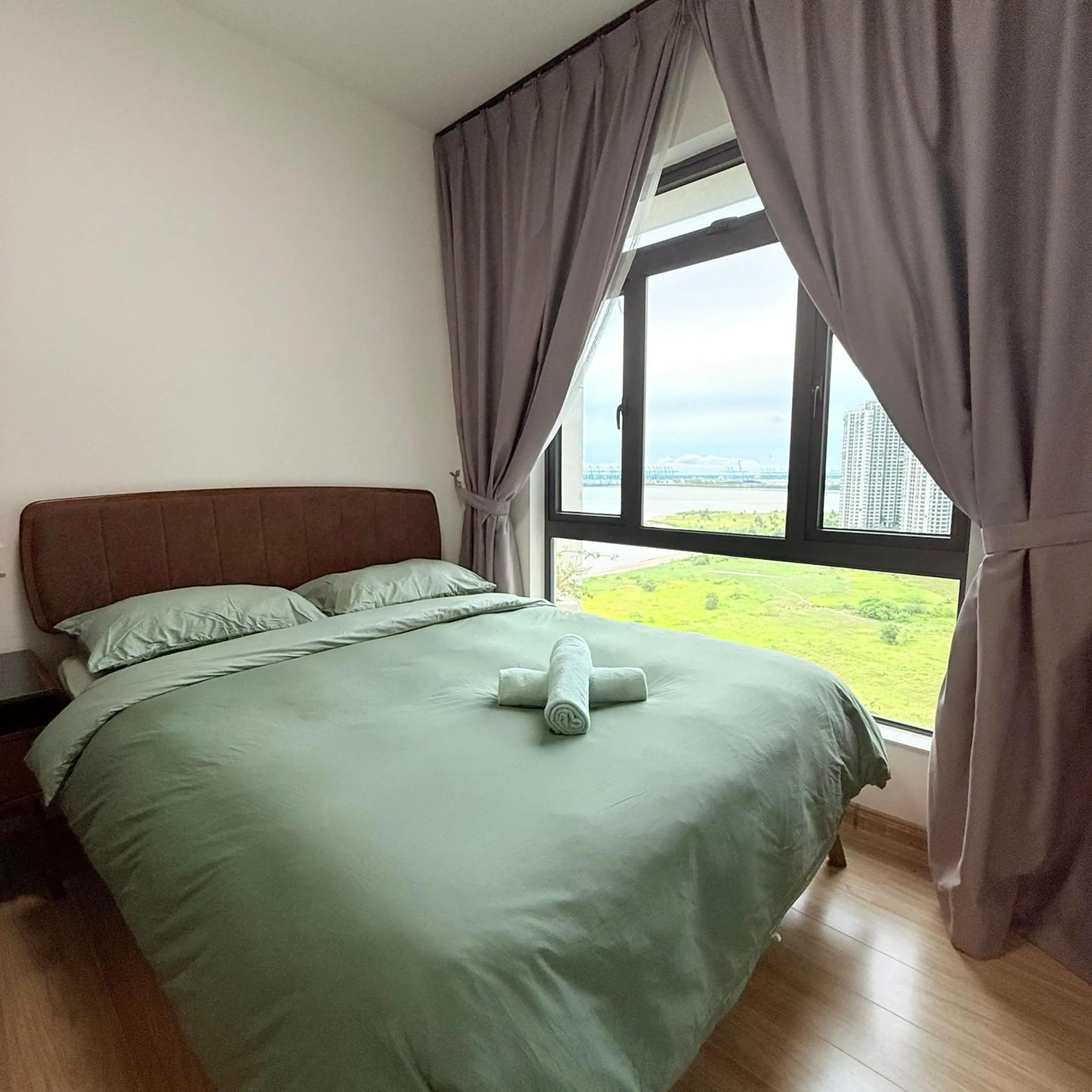 Bed in Seaview 2B1R 4pax Condo Forest City 4D-1809