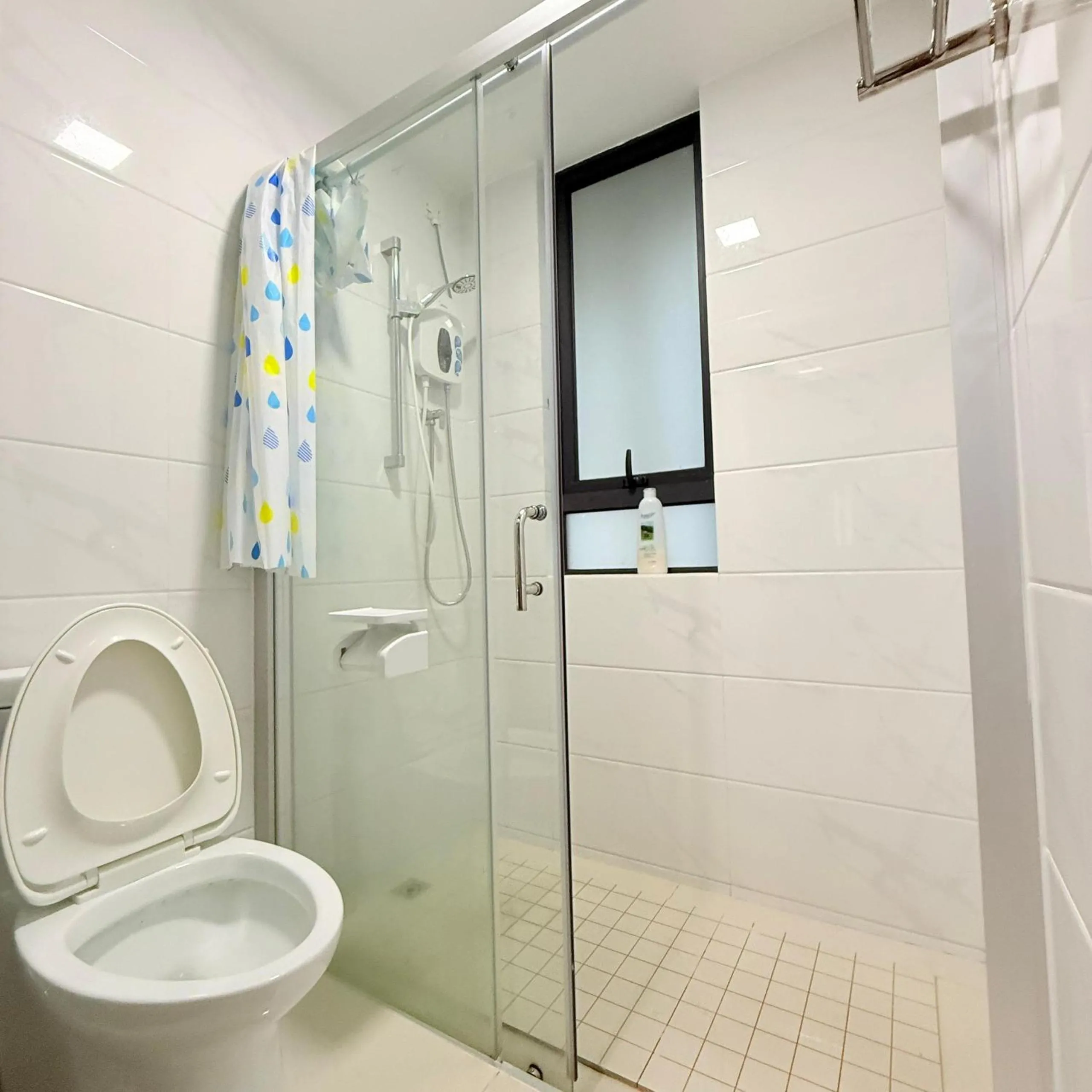 Shower in Seaview 2B1R 4pax Condo Forest City 4D-1809