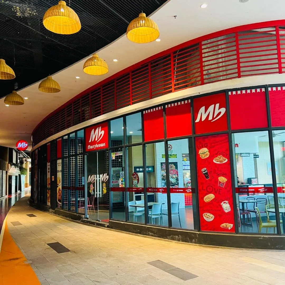 Restaurant/places to eat in Seaview 2B1R 4pax Condo Forest City 4D-1809