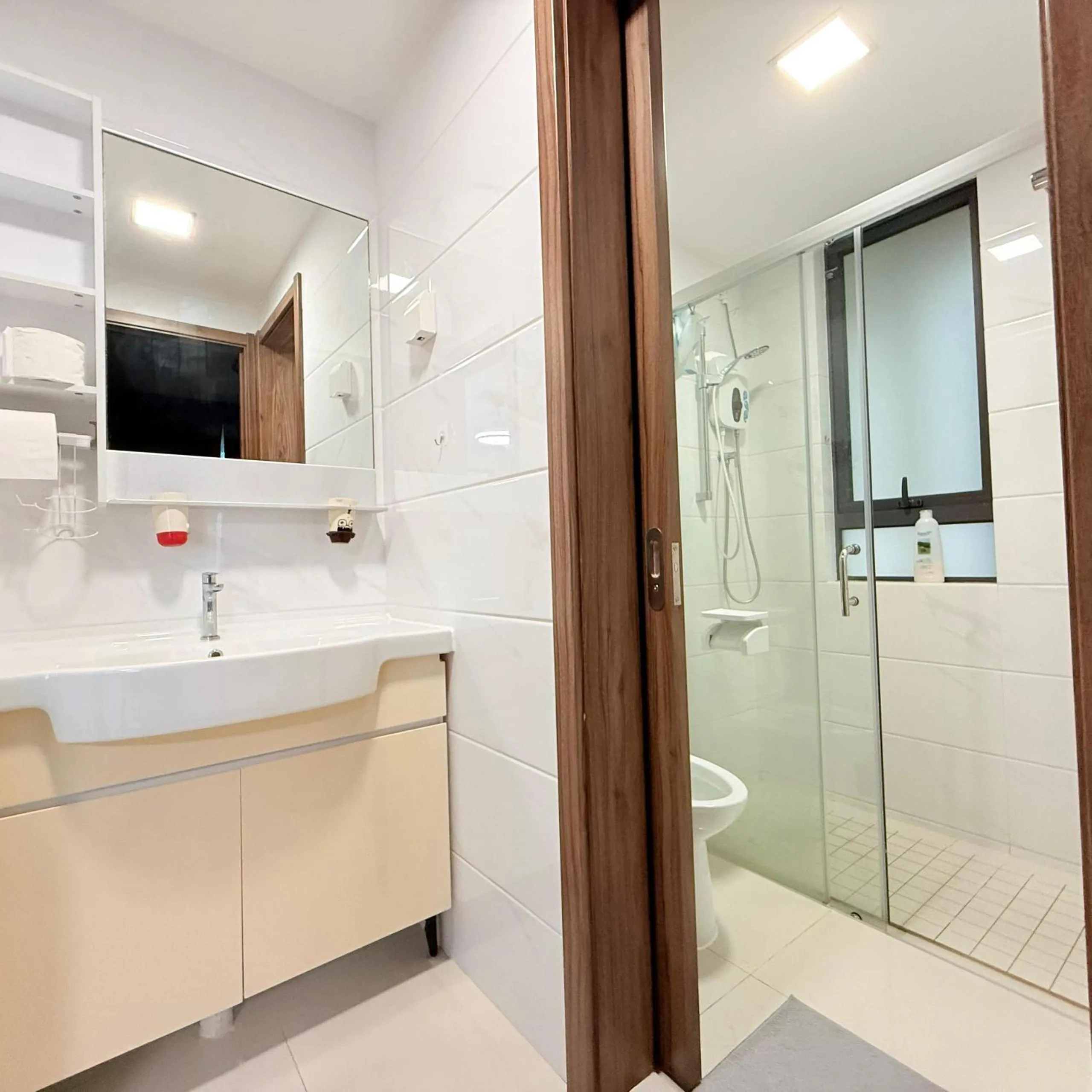 Shower in Seaview 2B1R 4pax Condo Forest City 4D-1809