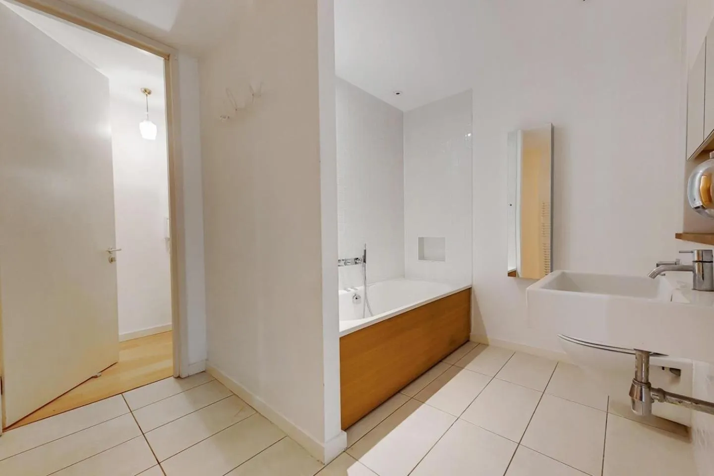 Apt - Sleeps 4 - Pets Ok - Roof Garden