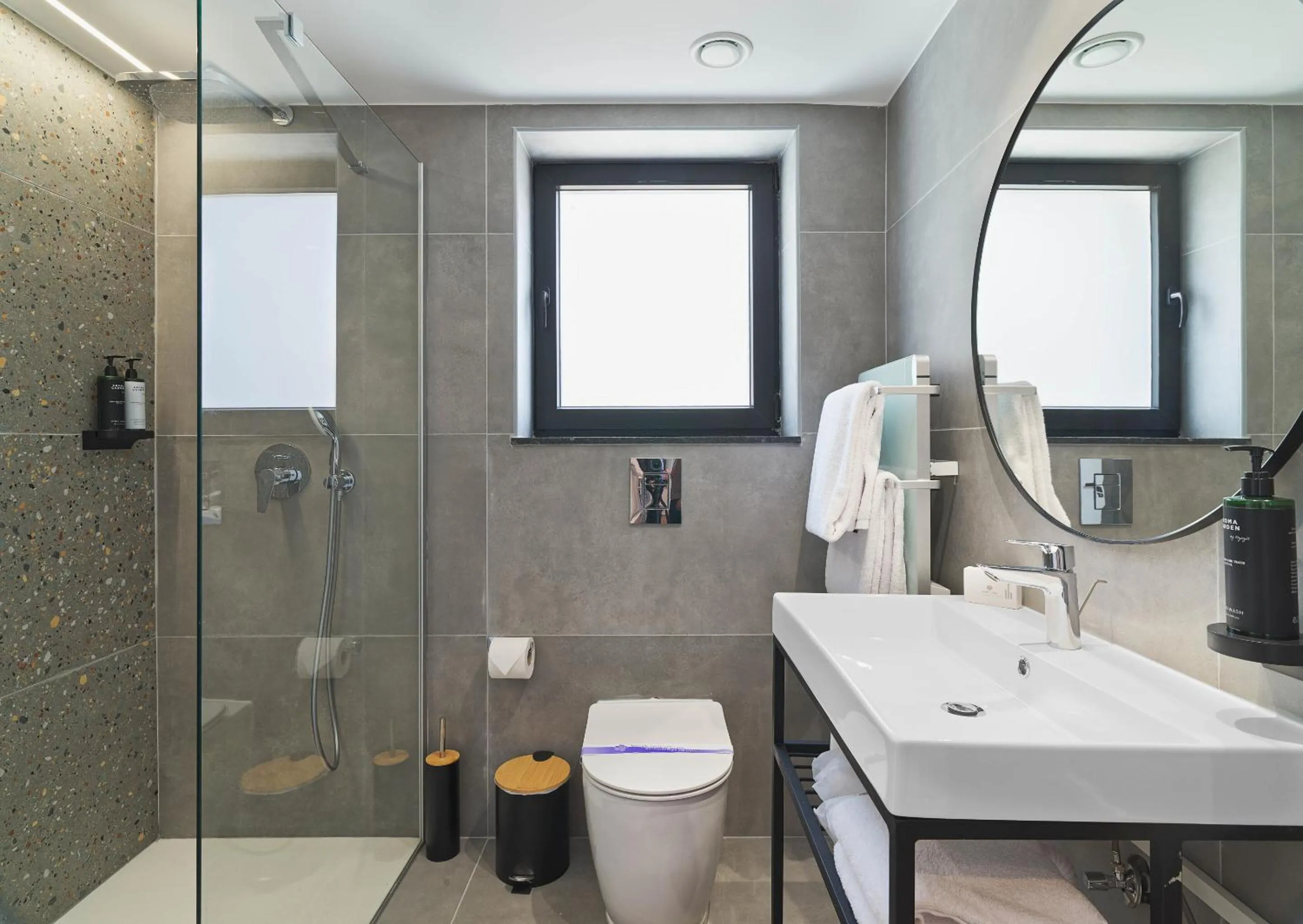 Bathroom in Le Vert Suites Platres