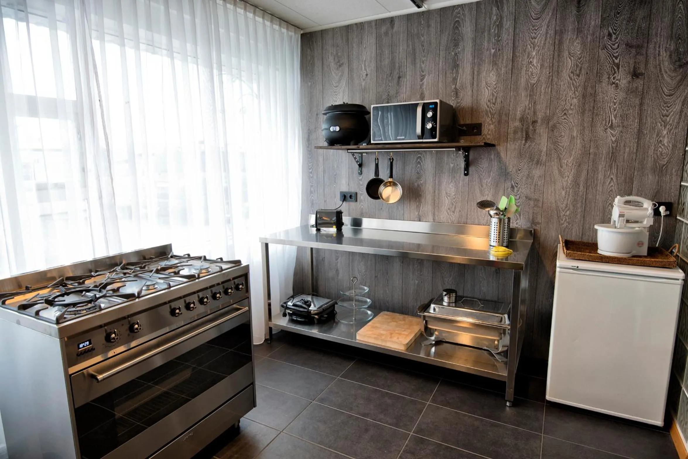 Communal kitchen in B14 Hostel