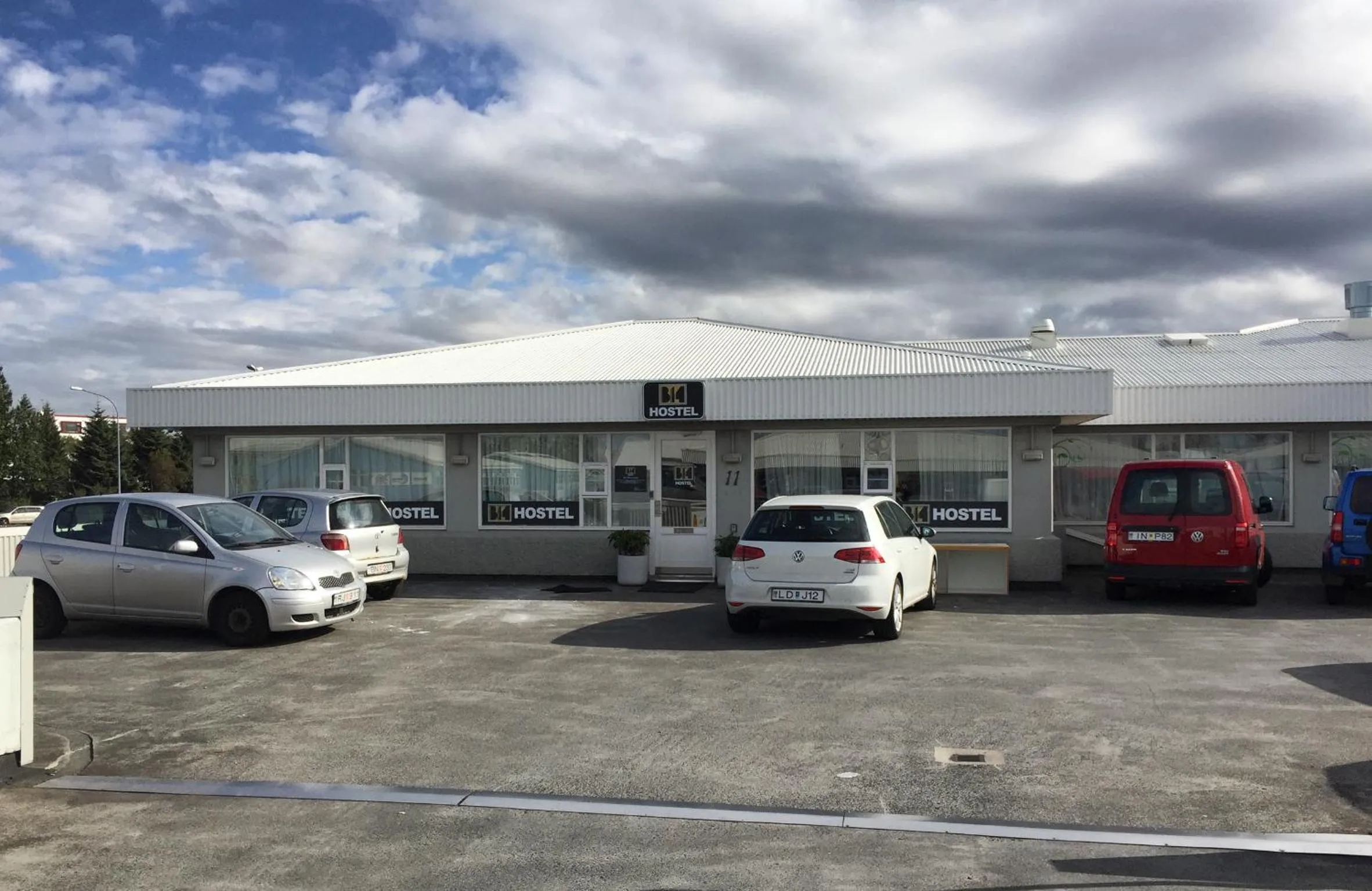 Facade/entrance in B14 Hostel