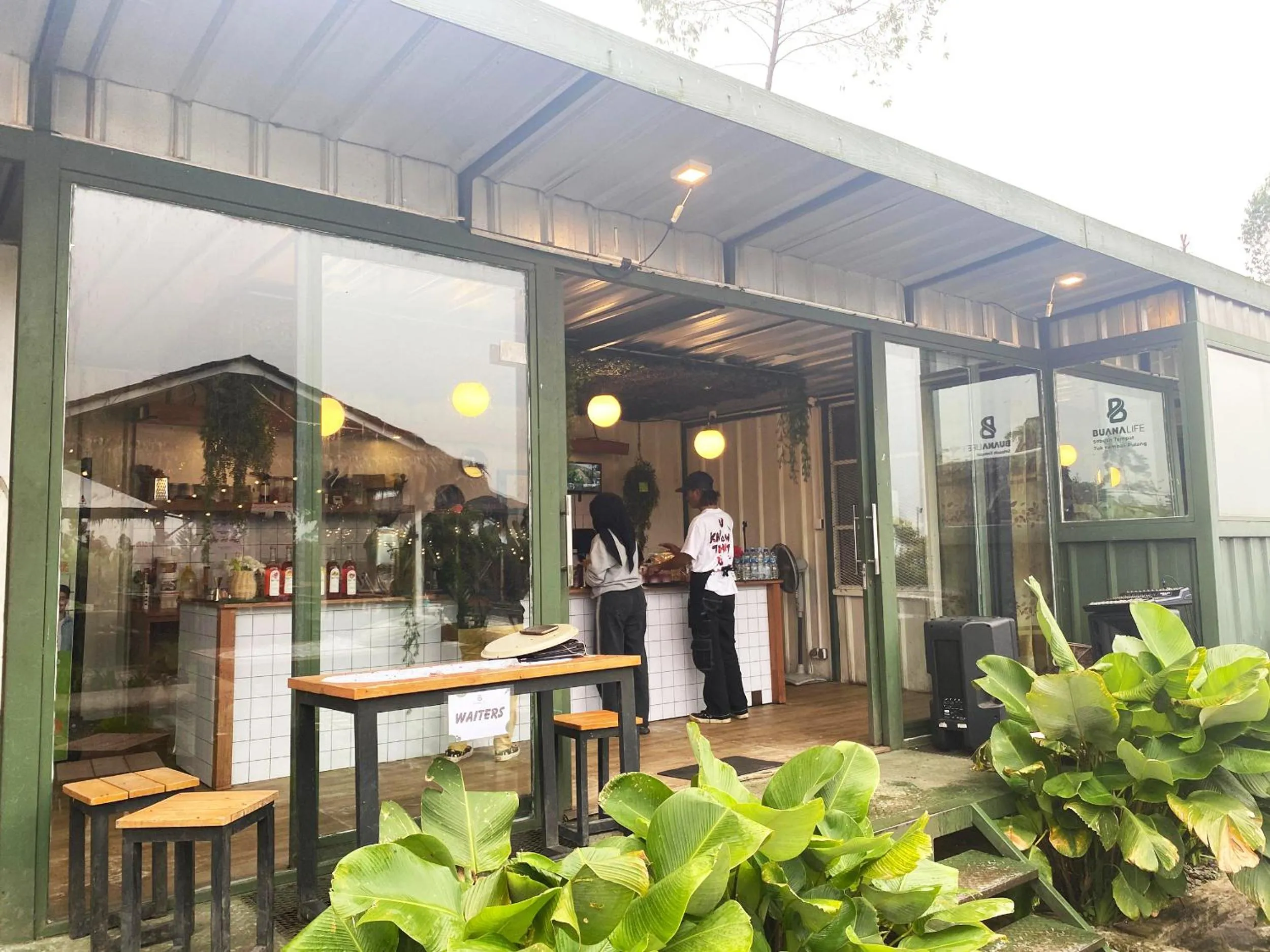 Restaurant/places to eat in Buana Glamping