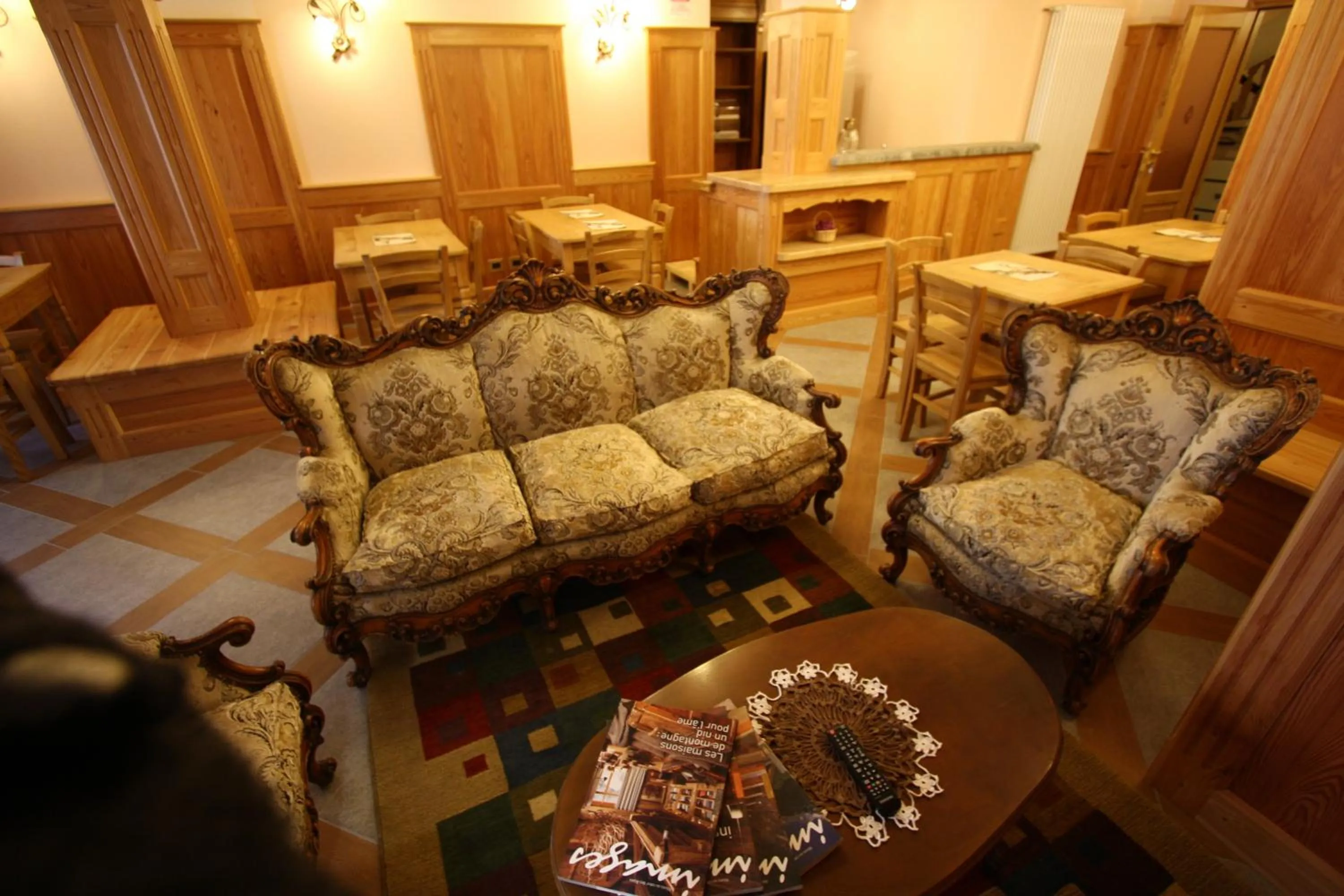 Communal lounge/ TV room in Villa Giuditta Residence