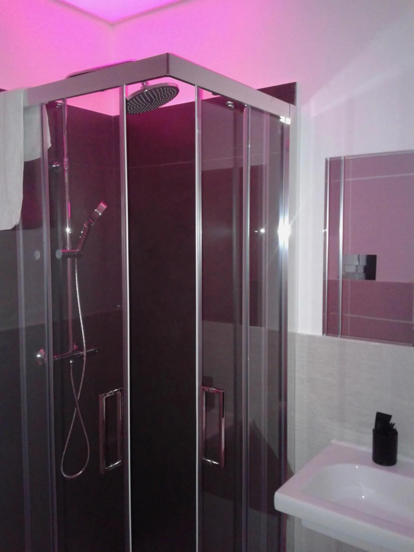 Shower in I Gelsomini