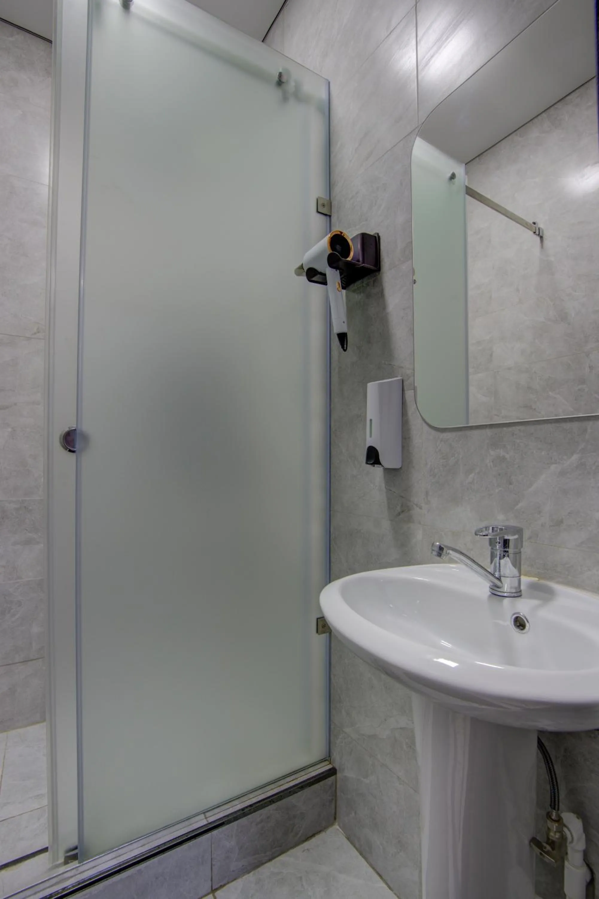 Shower in Hostel Pro